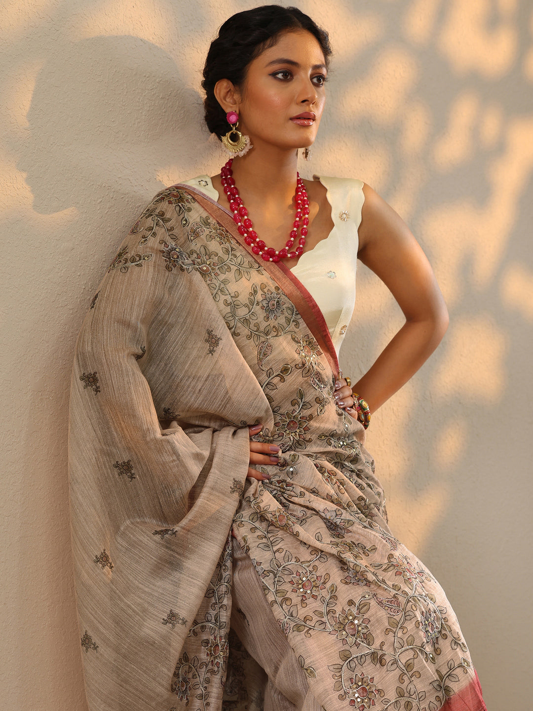 Beige Printed cotton blend Saree With Unstitched Blouse Piece