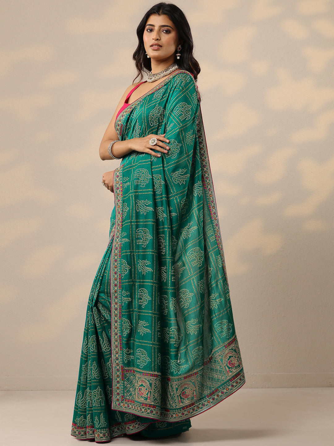 Green Bandhani Printed Silk Blend Sarees With Unstitched Blouse Piece