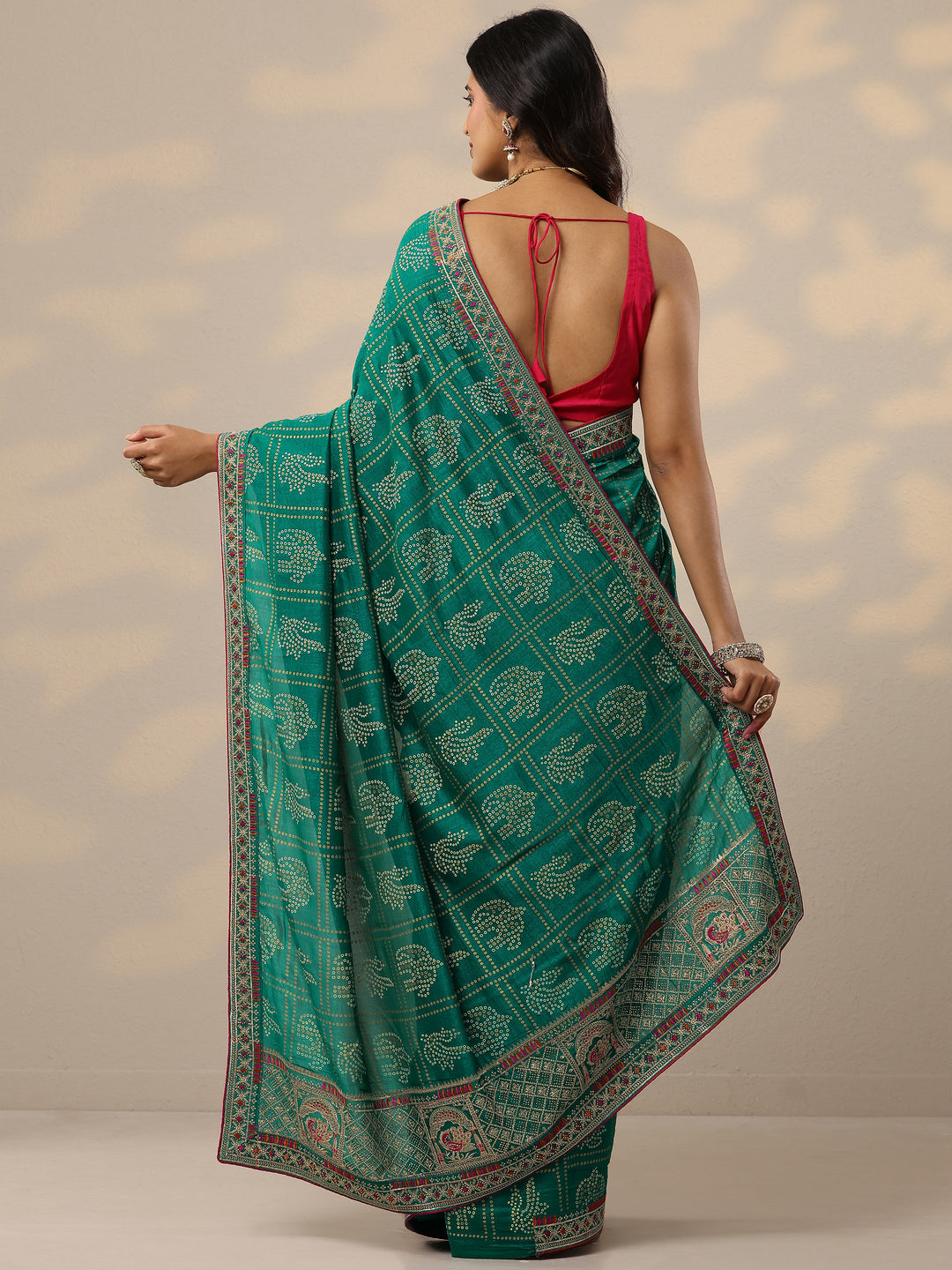 Green Bandhani Printed Silk Blend Sarees With Unstitched Blouse Piece