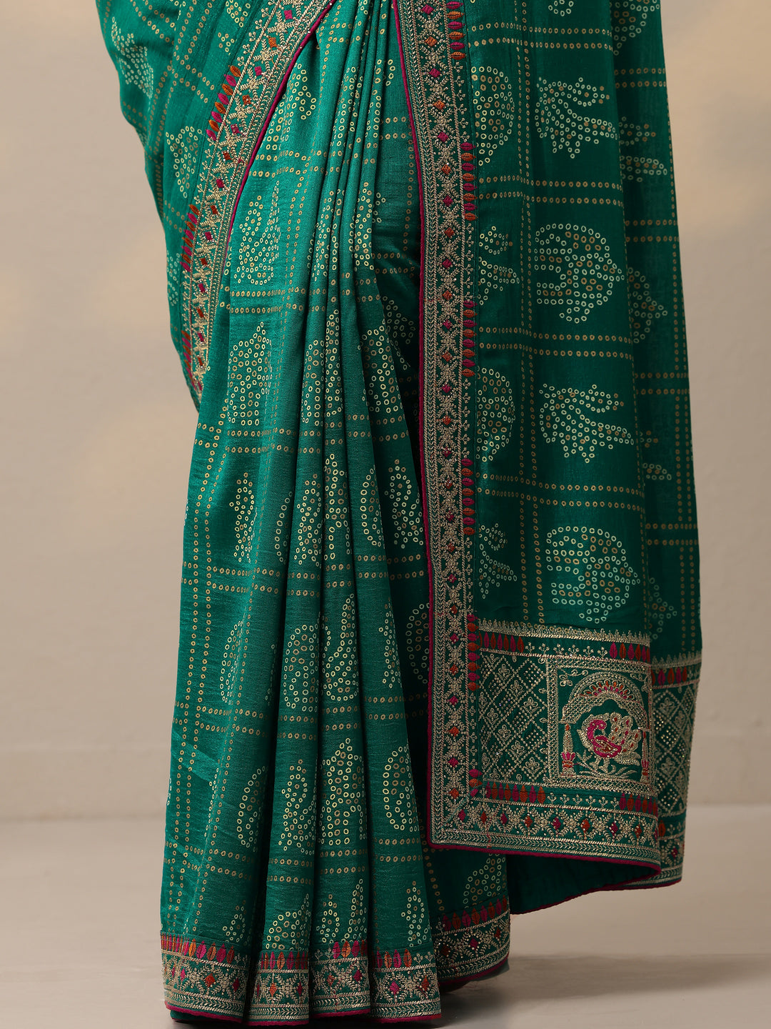 Green Bandhani Printed Silk Blend Sarees With Unstitched Blouse Piece