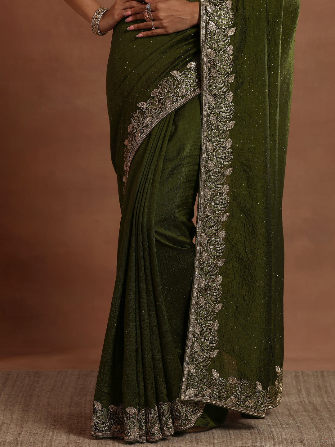 Green Embellished Silk Blend Sarees With Unstitched Blouse Piece