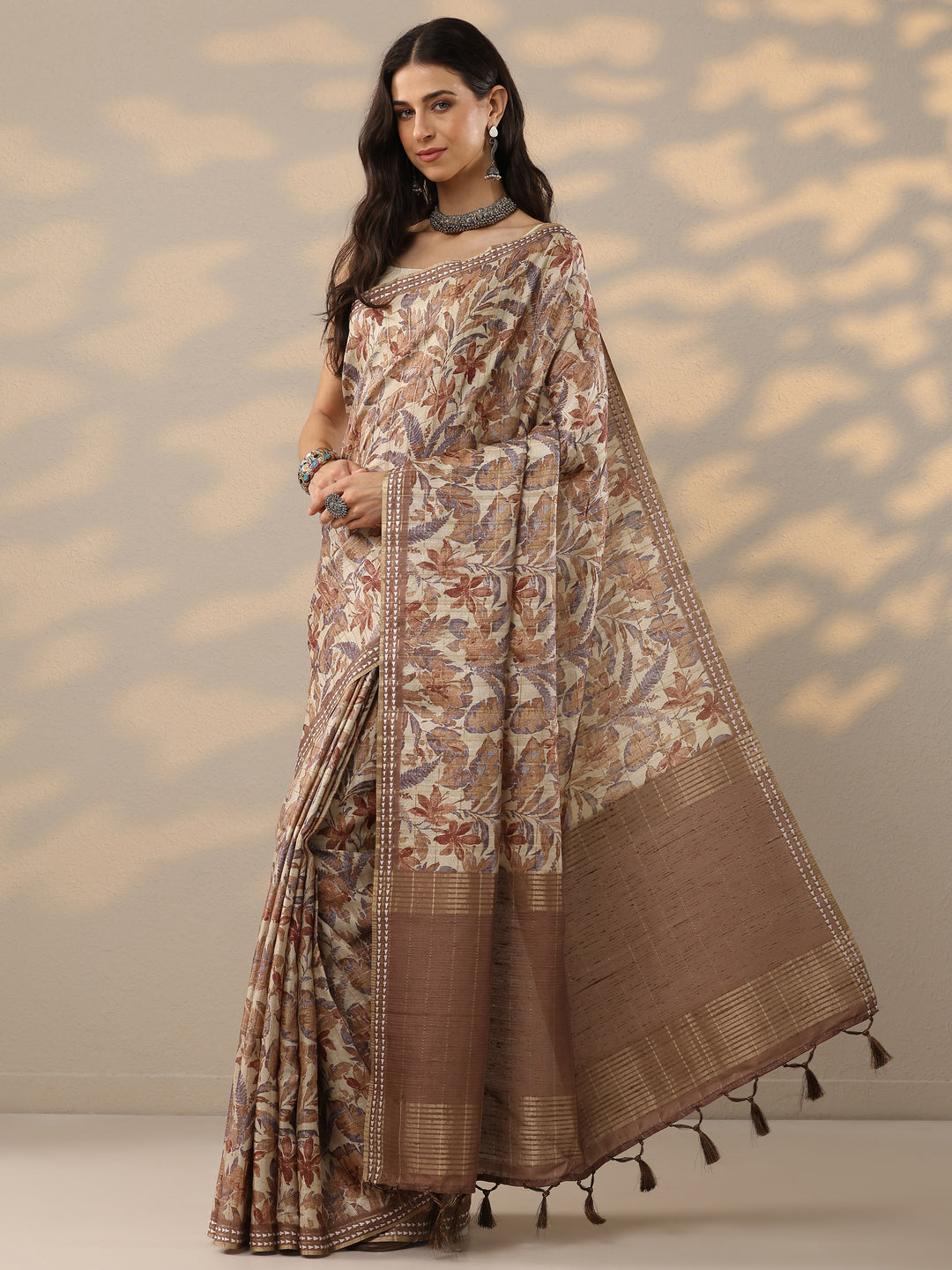 Brown Printed Silk Blend Saree With Unstitched Blouse Piece
