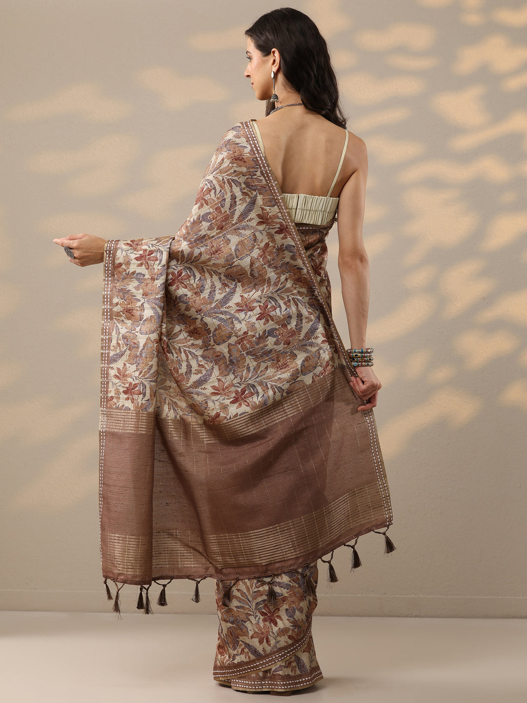 Brown Printed Silk Blend Saree With Unstitched Blouse Piece