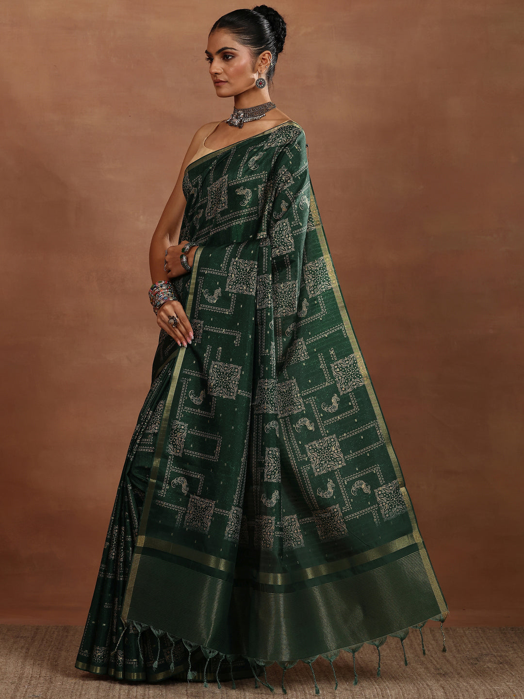Green Printed Silk Blend Sarees With Unstitched Blouse Piece