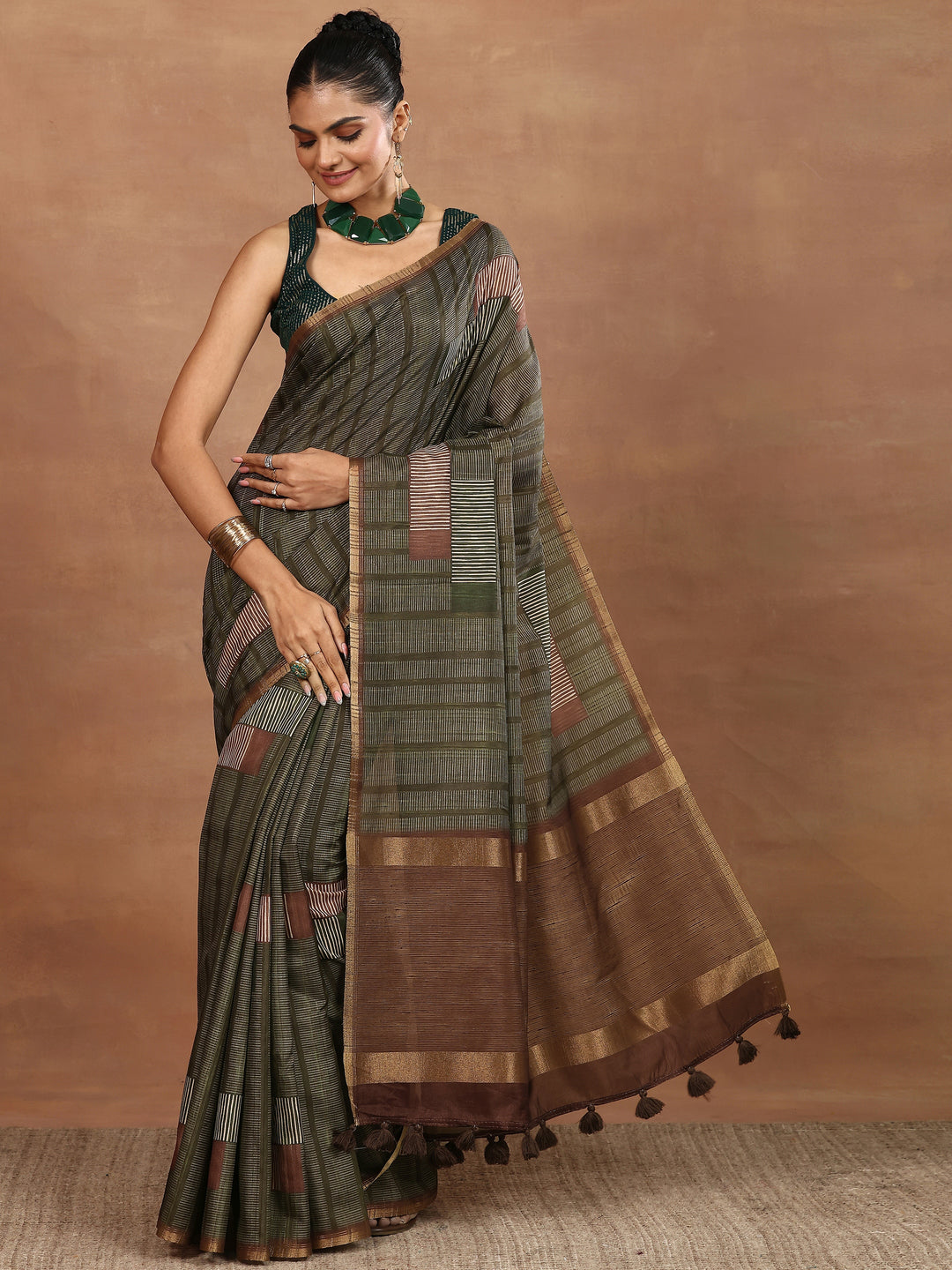 Green Printed Silk Blend Sarees With Unstitched Blouse Piece