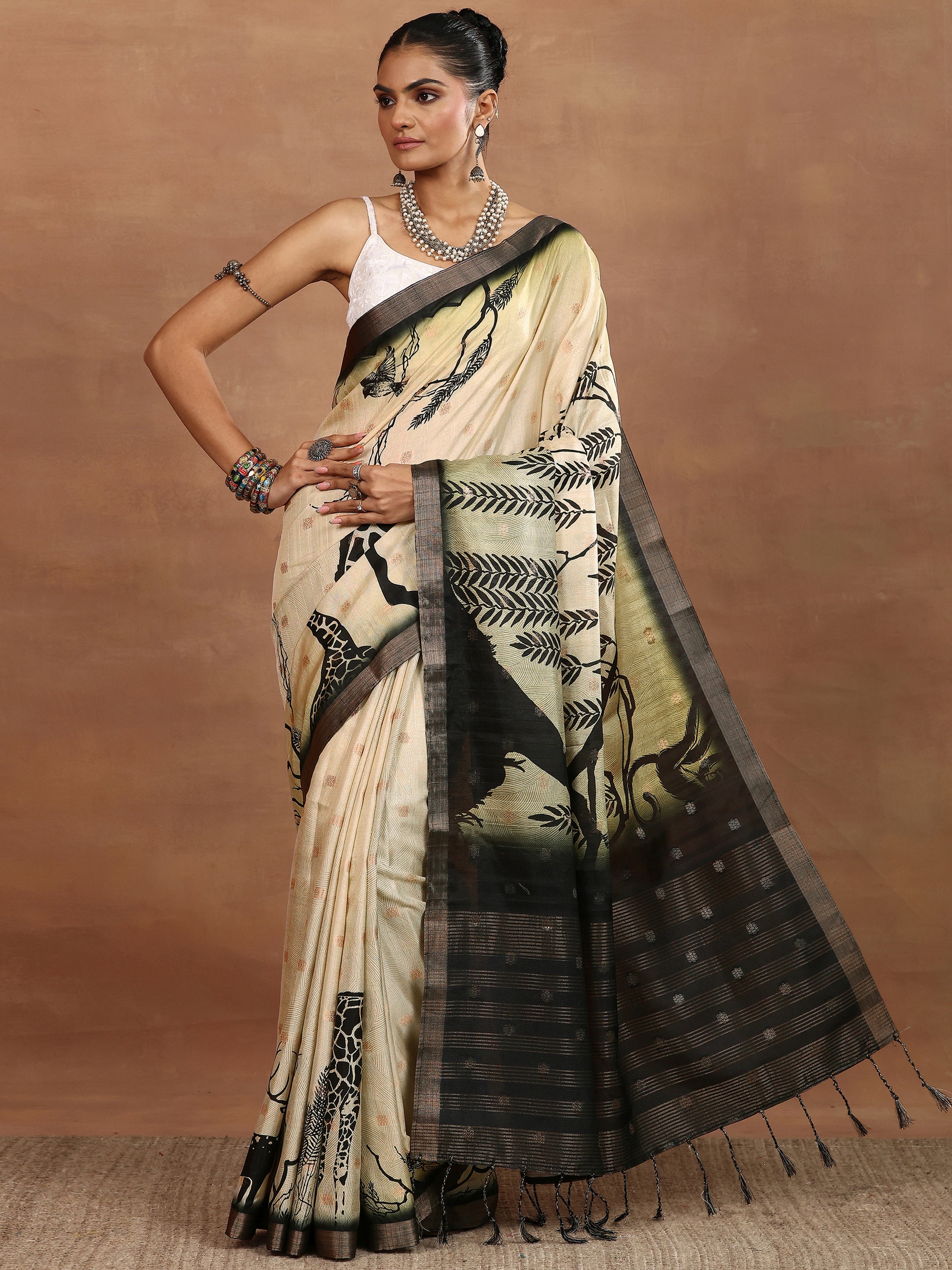 Beige Printed Silk Blend Saree With Unstitched Blouse Piece