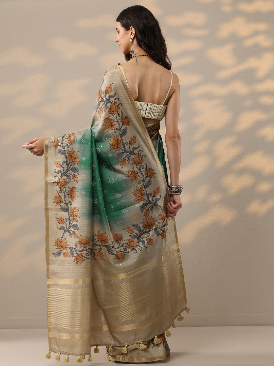 Green Printed Silk Blend Saree With Unstitched Blouse Piece