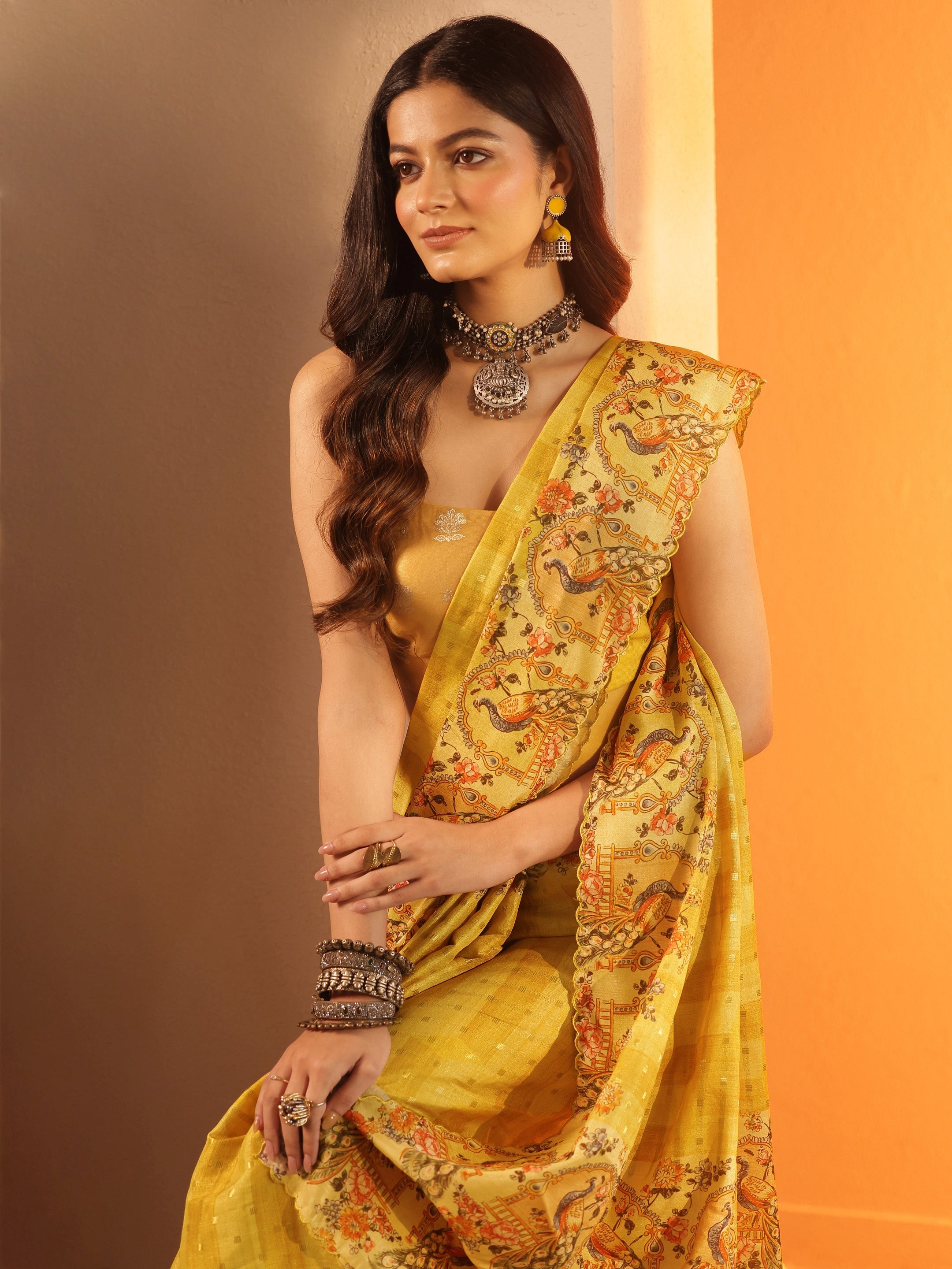 Mustard Solid Silk Blend Saree With Unstitched Blouse Piece