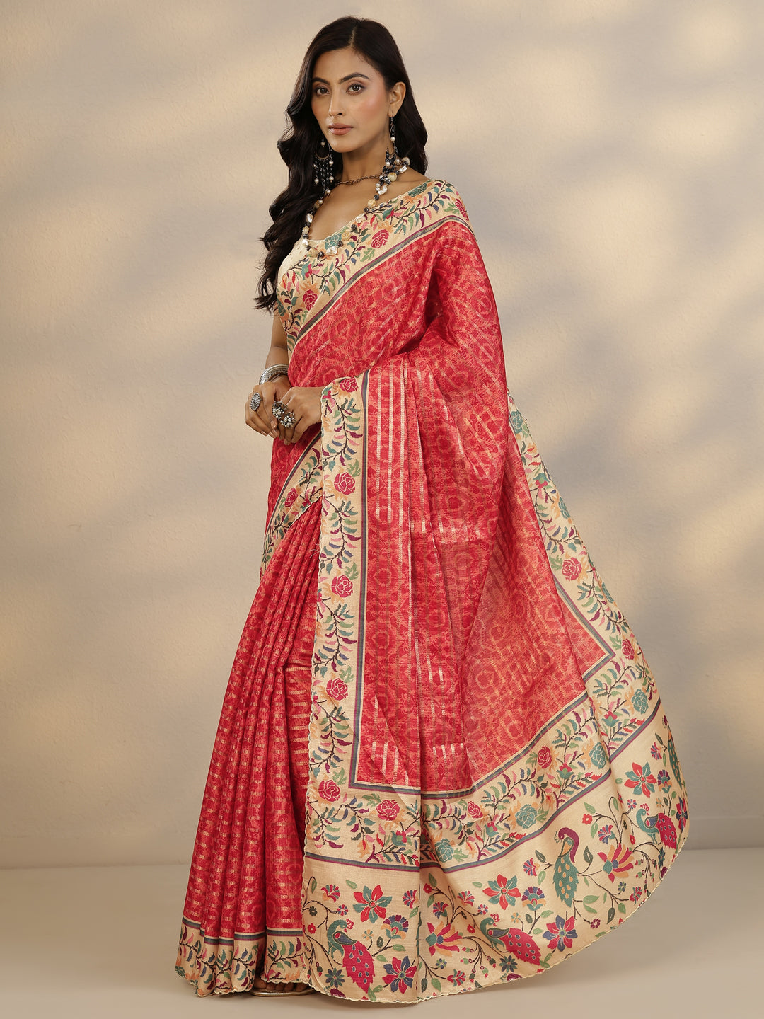 Red Woven Design Silk Blend Saree With Unstitched Blouse Piece