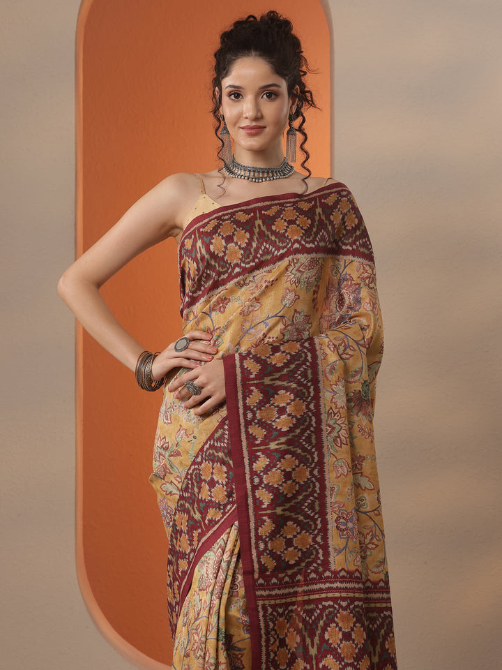 Mustard Printed Silk Blend Saree With Unstitched Blouse Piece