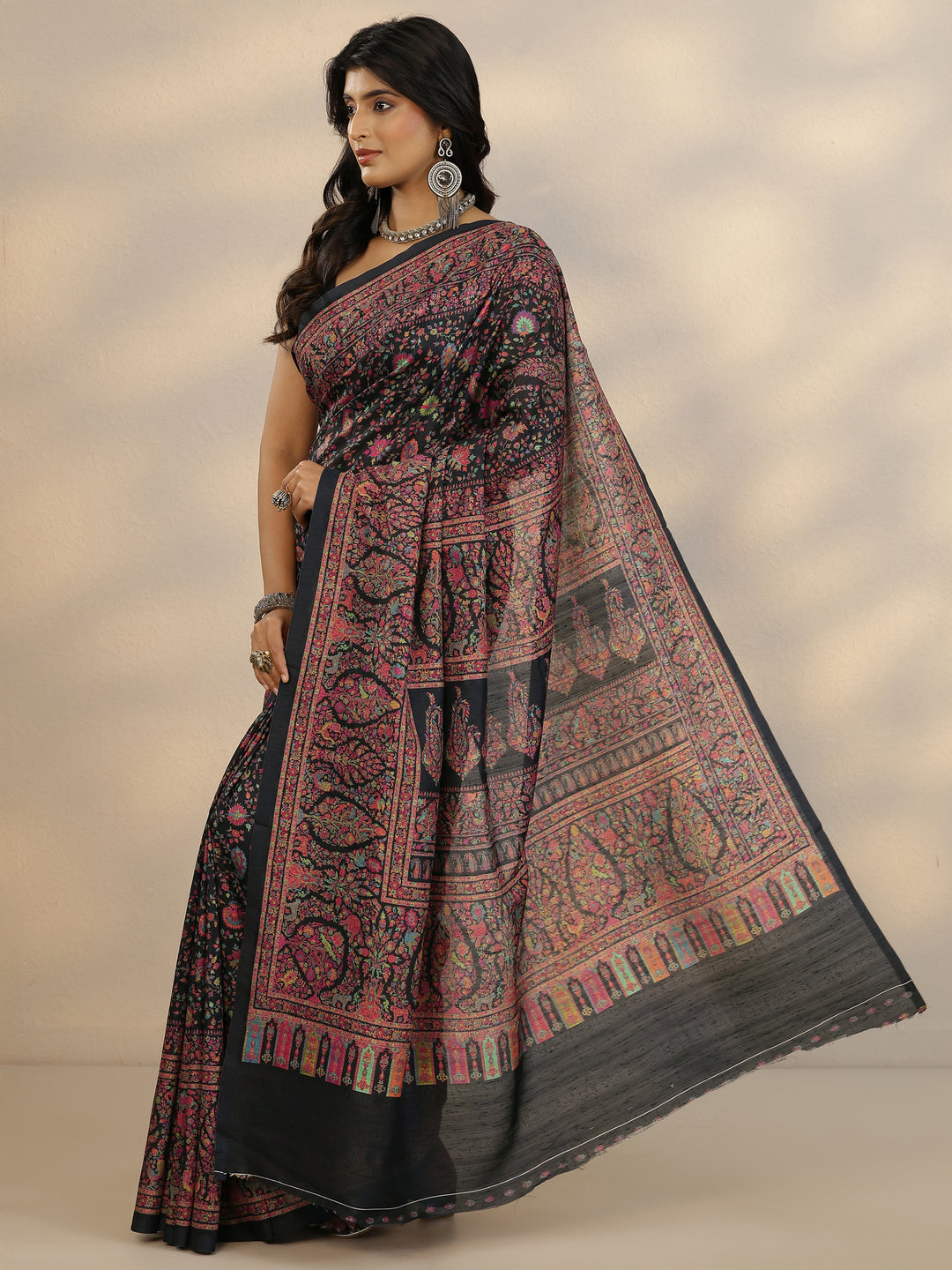 Black Printed Silk Blend Saree With Unstitched Blouse Piece