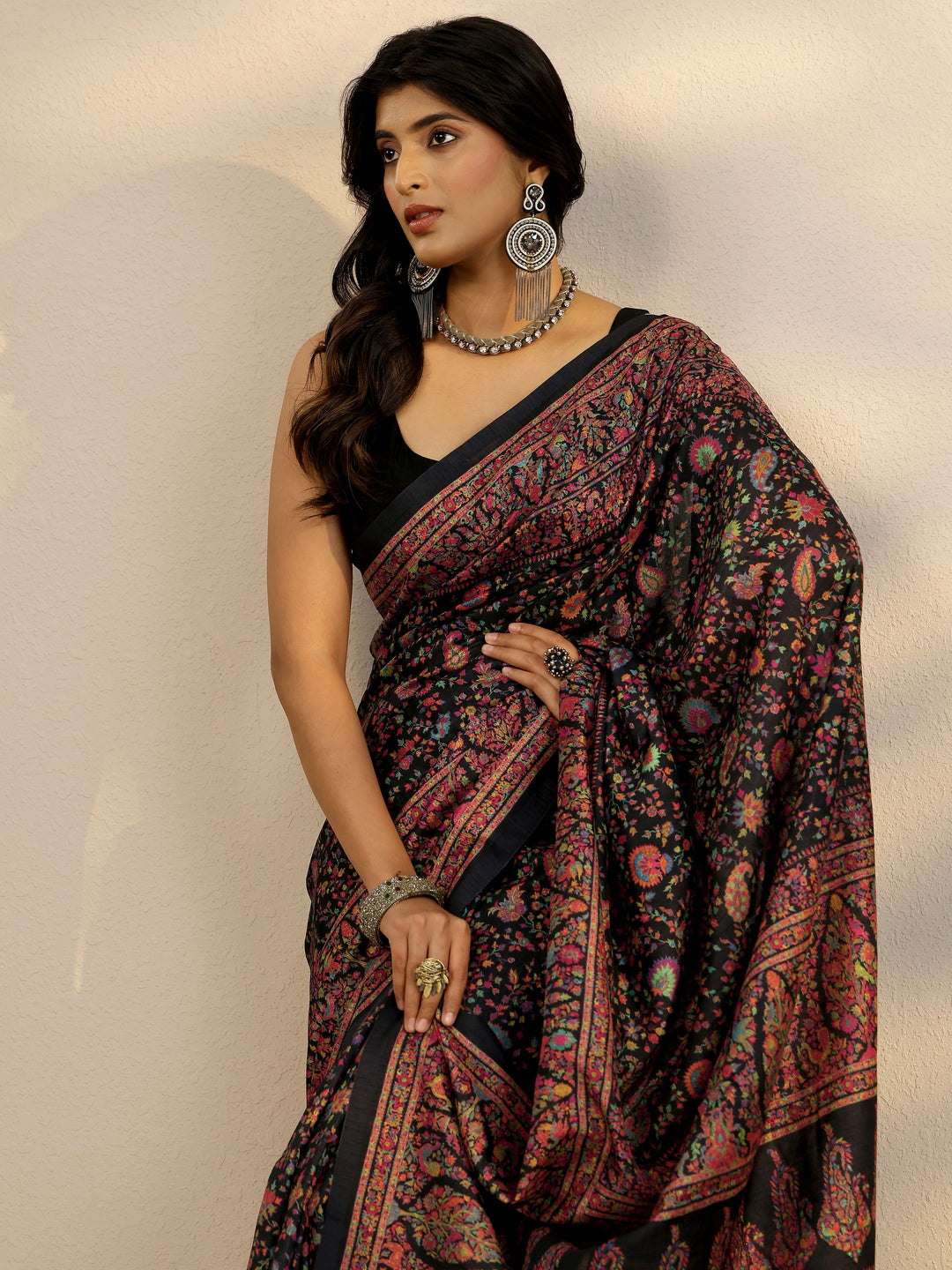 Black Printed Silk Blend Saree With Unstitched Blouse Piece
