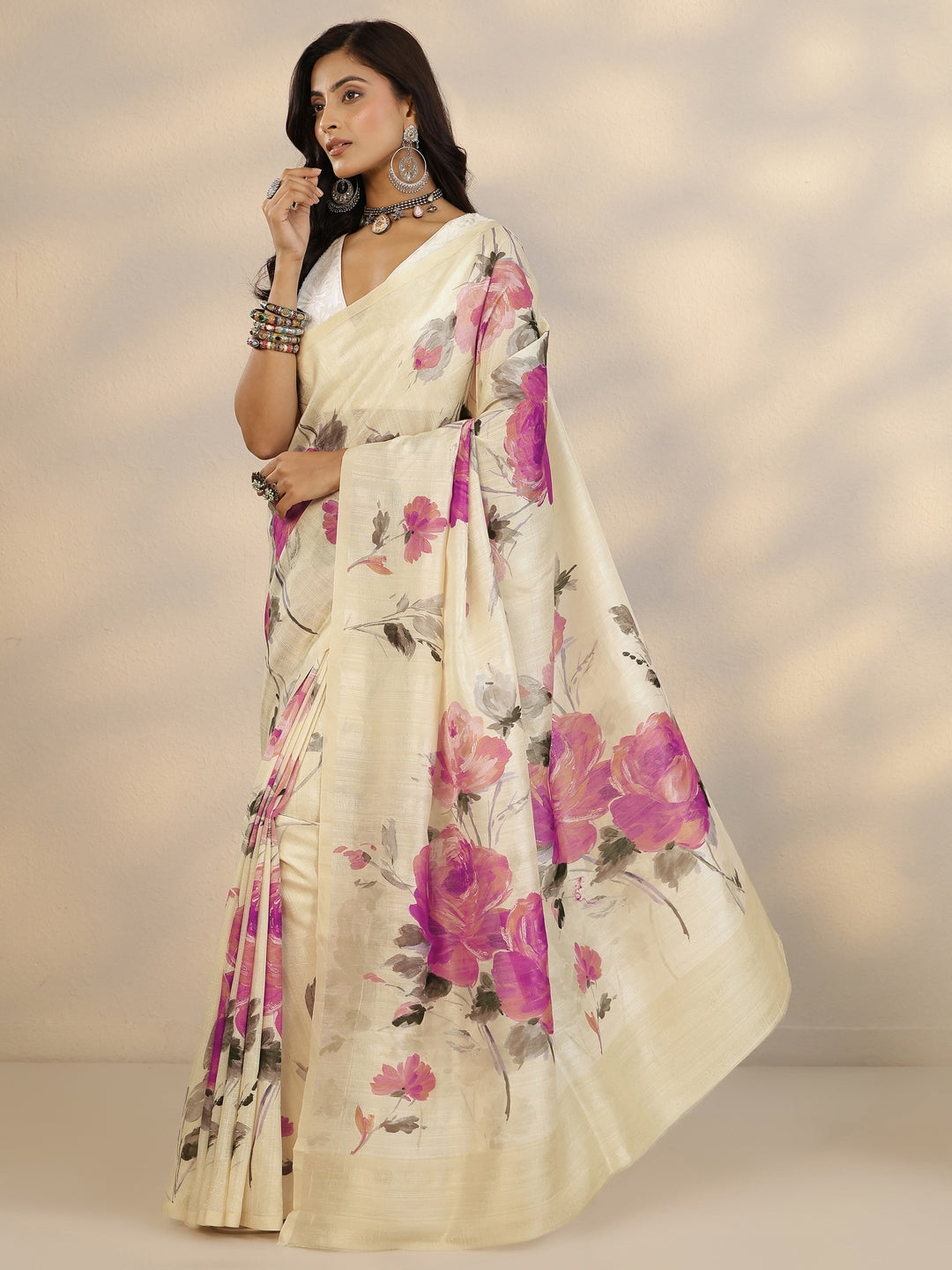 Cream Printed Silk Blend Saree With Unstitched Blouse Piece