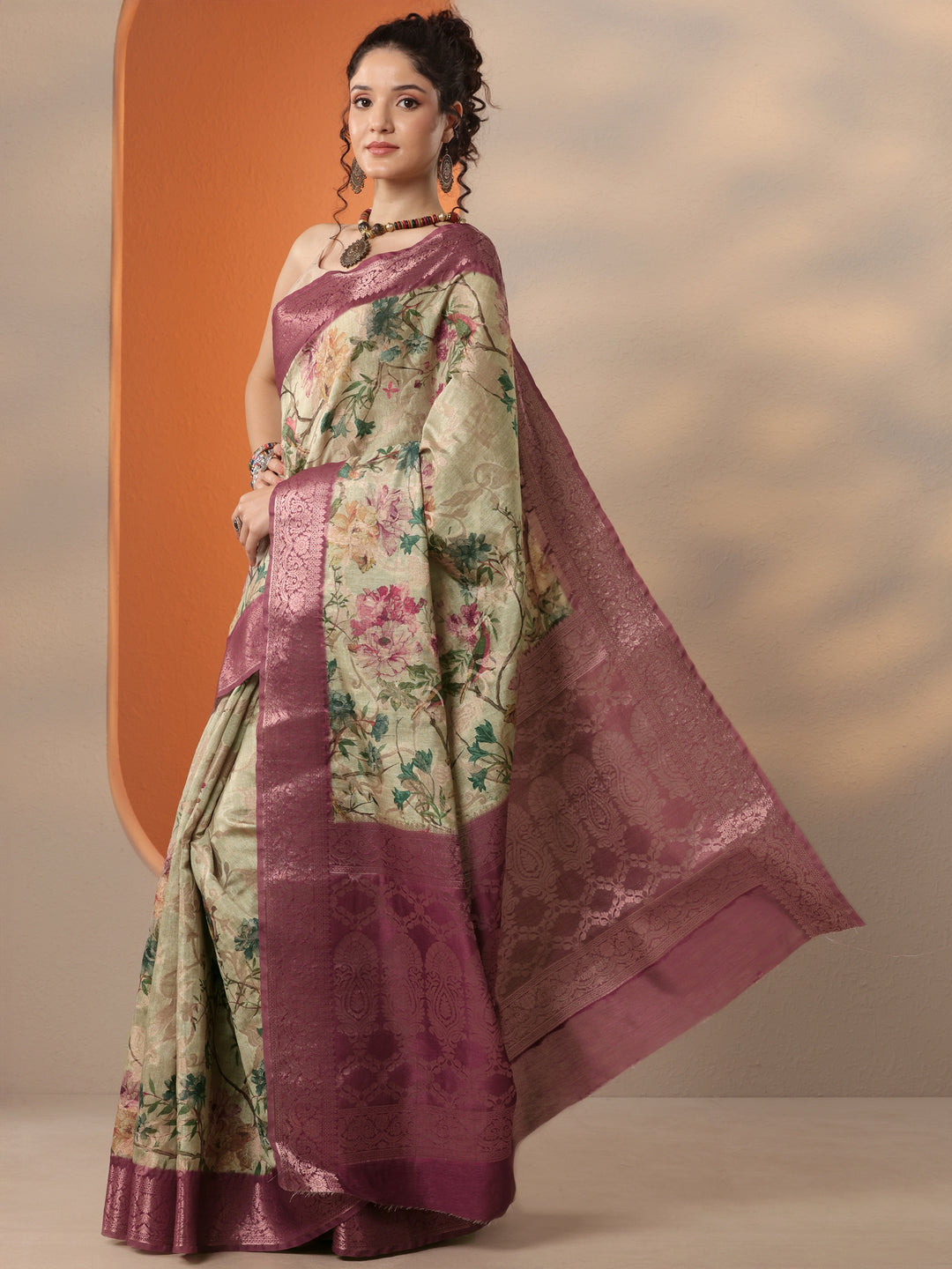 Green Printed Silk Blend Saree With Unstitched Blouse Piece