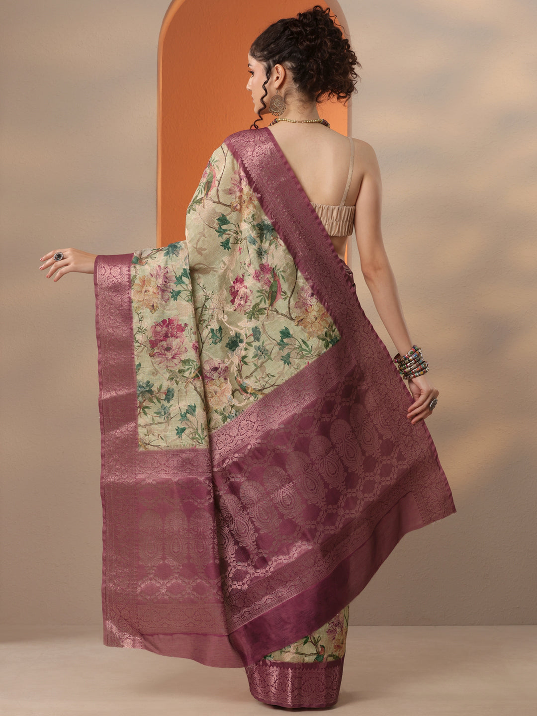 Green Printed Silk Blend Saree With Unstitched Blouse Piece