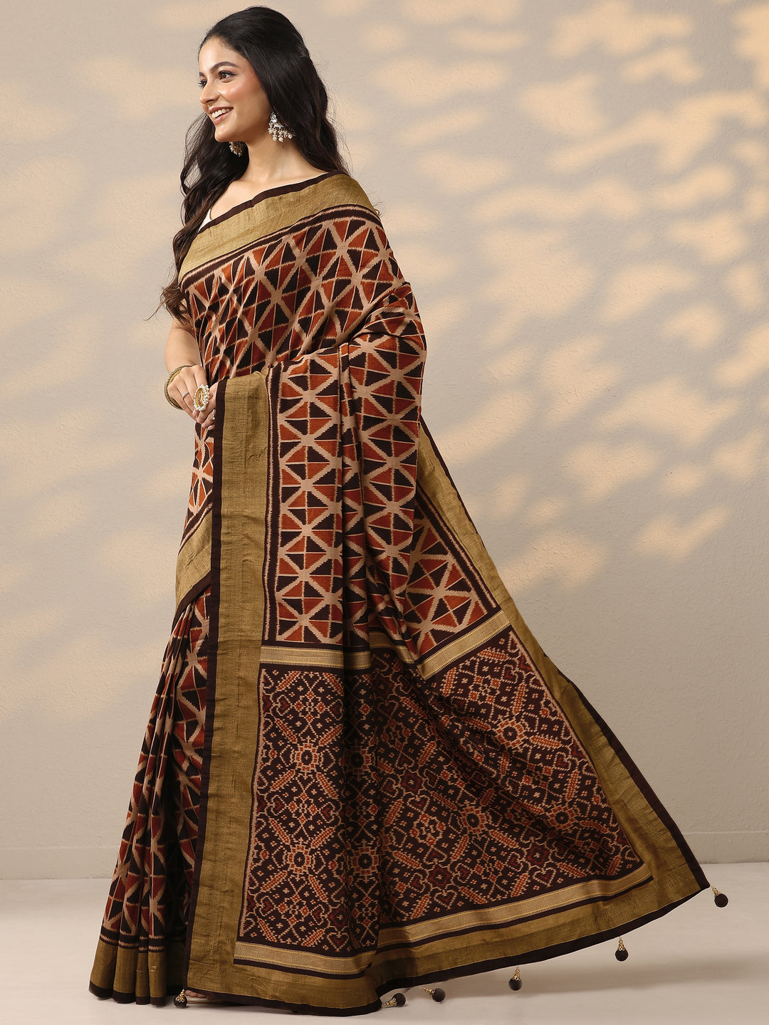 Red Printed Silk Blend Saree With Unstitched Blouse Piece