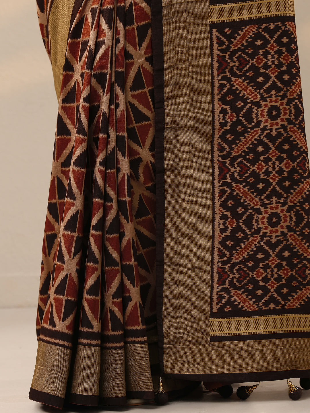 Red Printed Silk Blend Saree With Unstitched Blouse Piece
