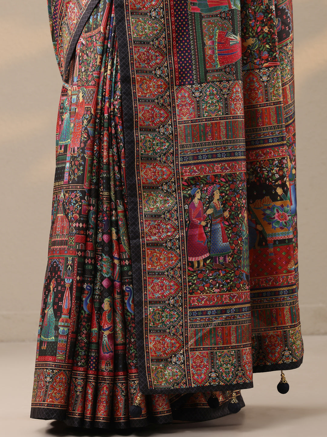 Black Printed Silk Blend Saree With Unstitched Blouse Piece