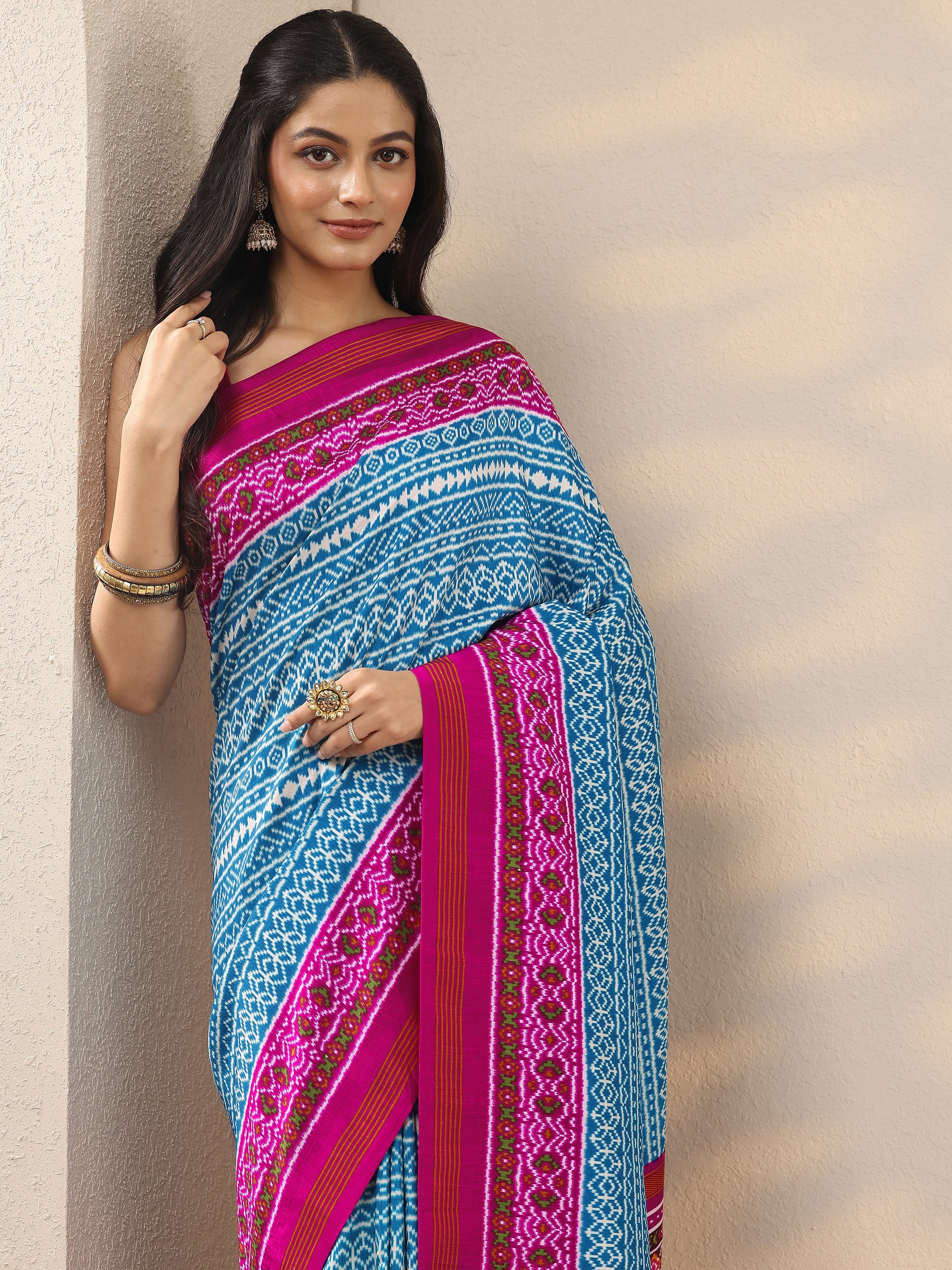 Multi Printed Silk Blend Saree With Unstitched Blouse Piece
