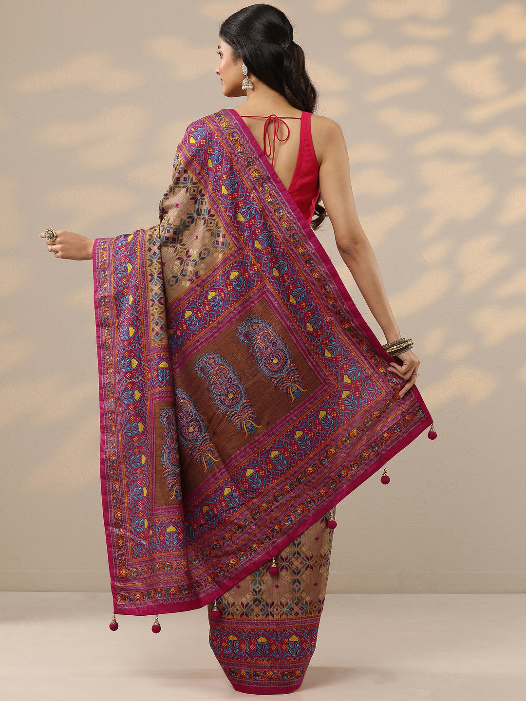 Gold Printed Silk Blend Saree With Unstitched Blouse Piece