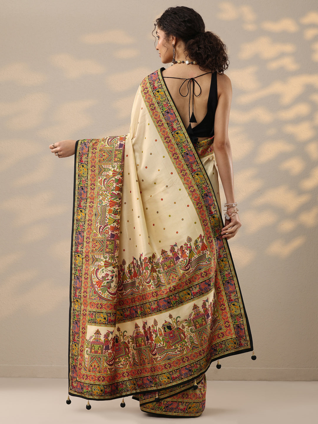 Beige Printed Silk Blend Saree With Unstitched Blouse Piece