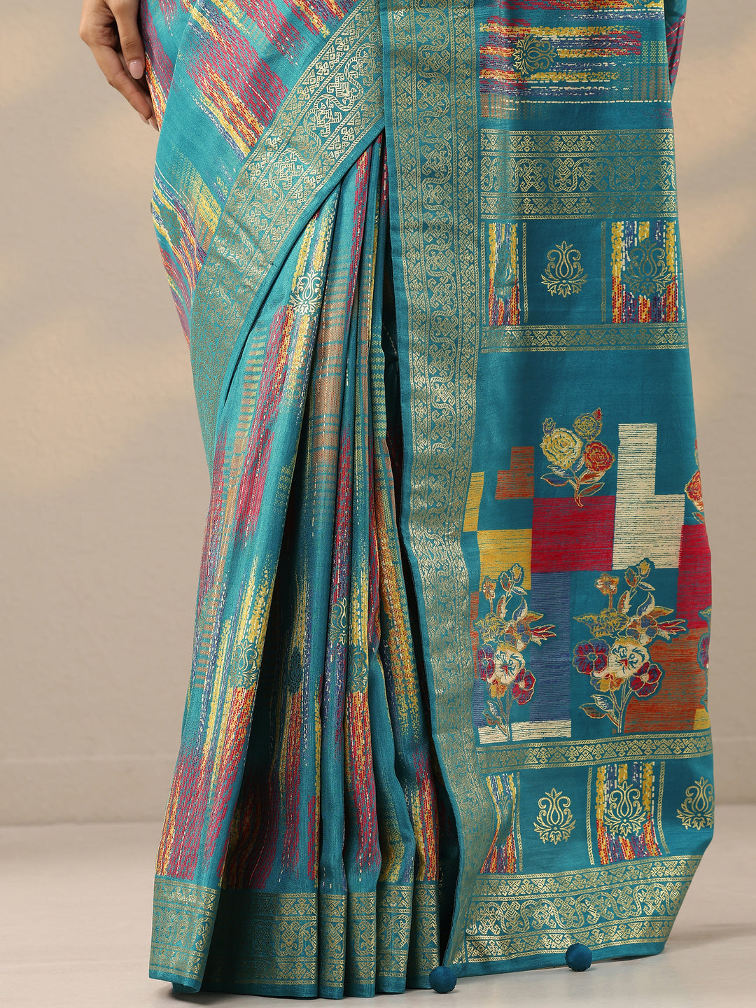 Green Woven Design Silk Blend Saree With Unstitched Blouse Piece