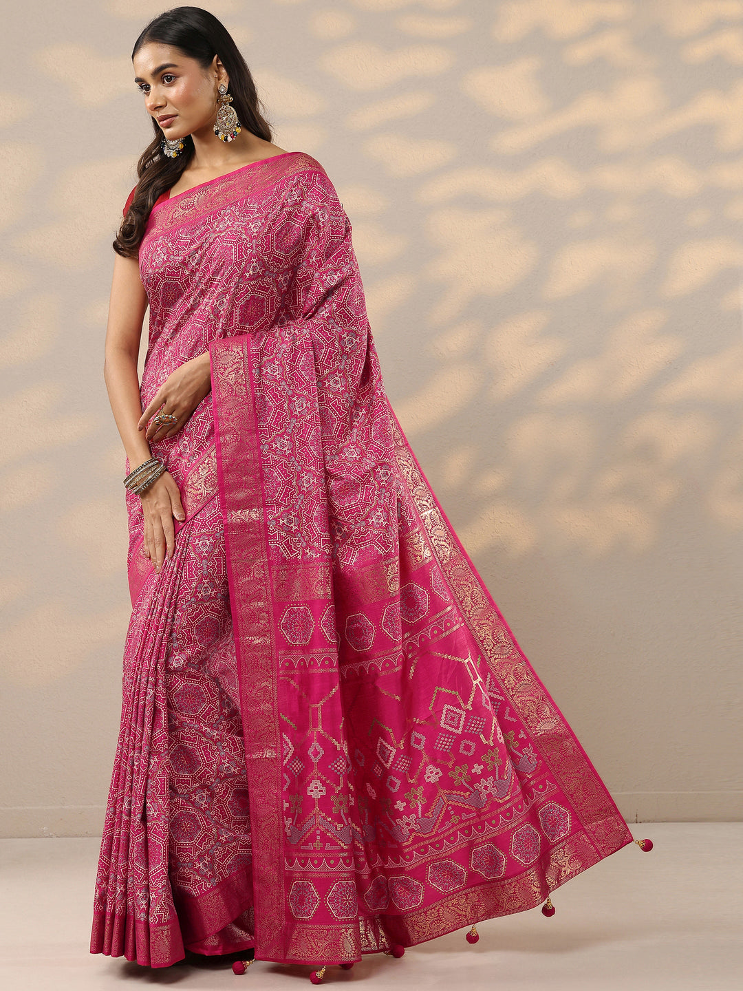 Pink Woven Design Silk Blend Saree With Unstitched Blouse Piece