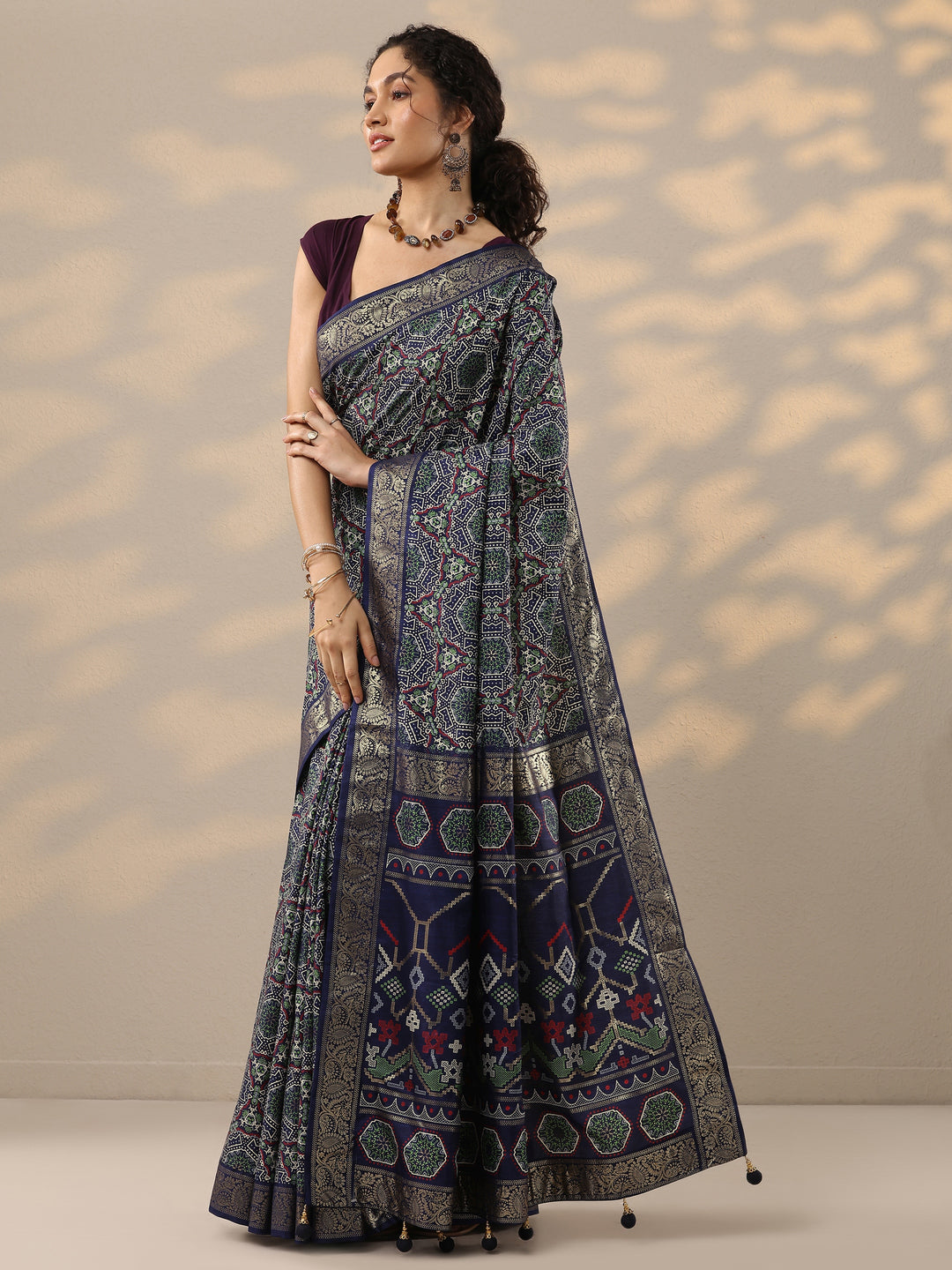 Navy Blue Woven Design Silk Blend Saree With Unstitched Blouse Piece