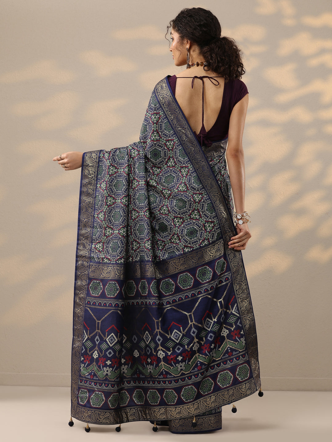 Navy Blue Woven Design Silk Blend Saree With Unstitched Blouse Piece