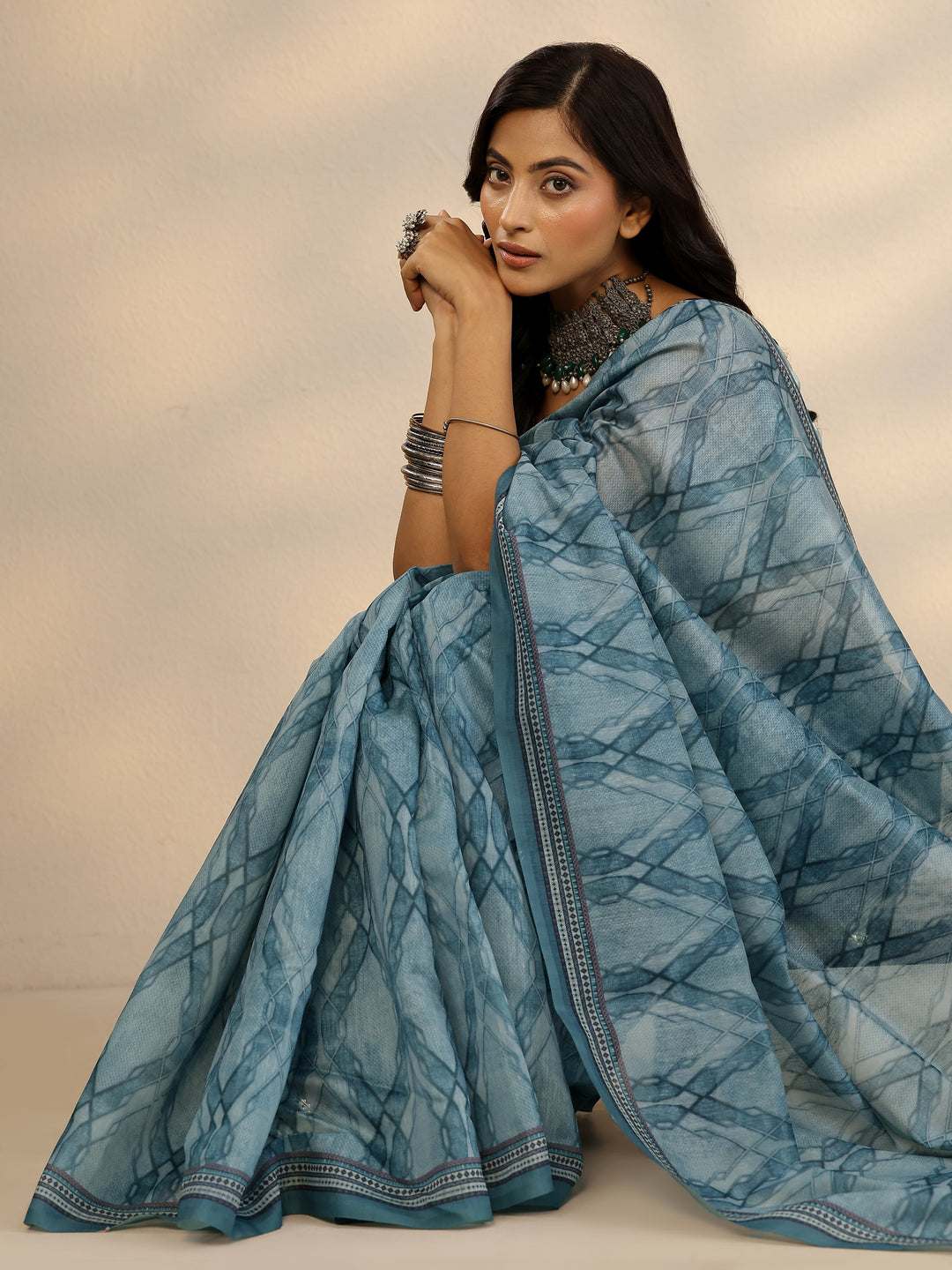 Blue Printed Silk Blend Saree With Unstitched Blouse Piece