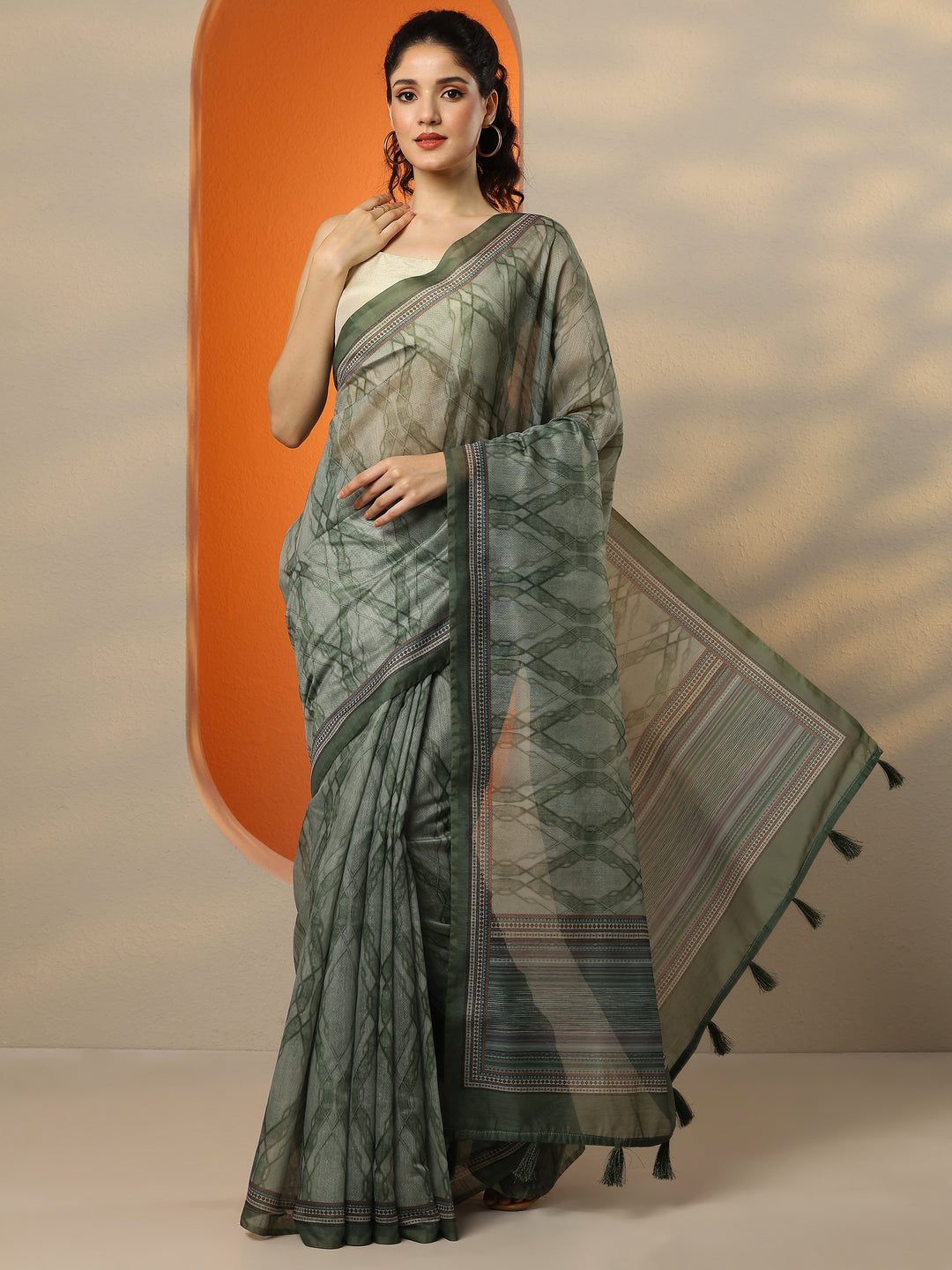 Green Printed Silk Blend Saree With Unstitched Blouse Piece