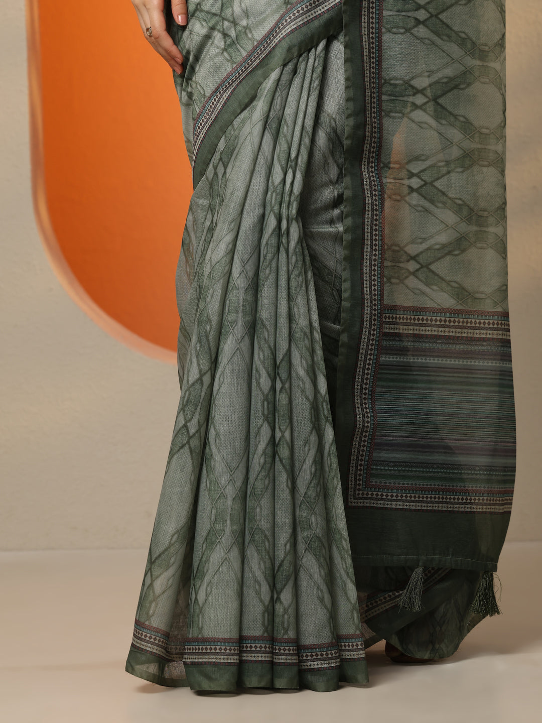 Green Printed Silk Blend Saree With Unstitched Blouse Piece