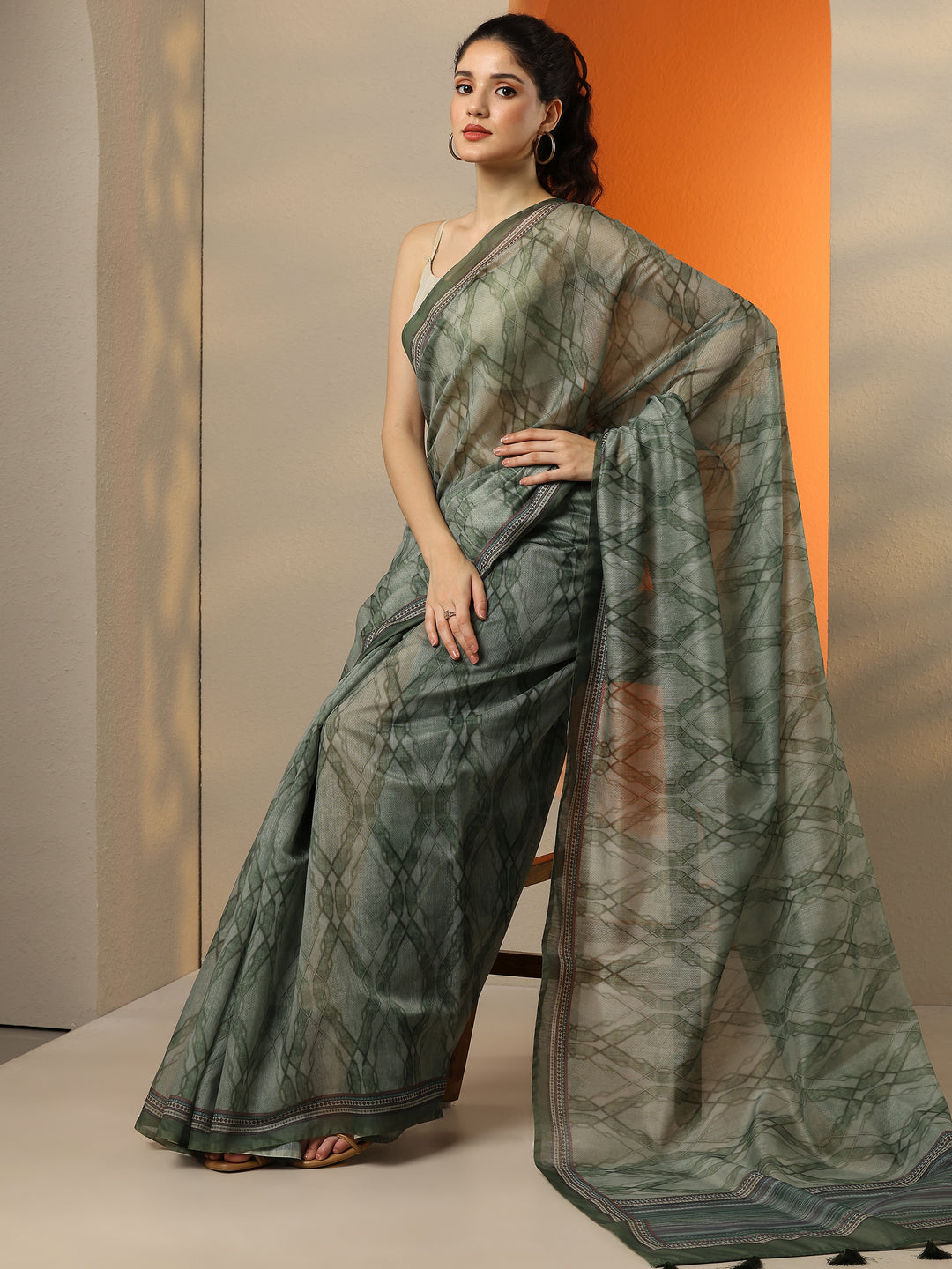 Green Printed Silk Blend Saree With Unstitched Blouse Piece