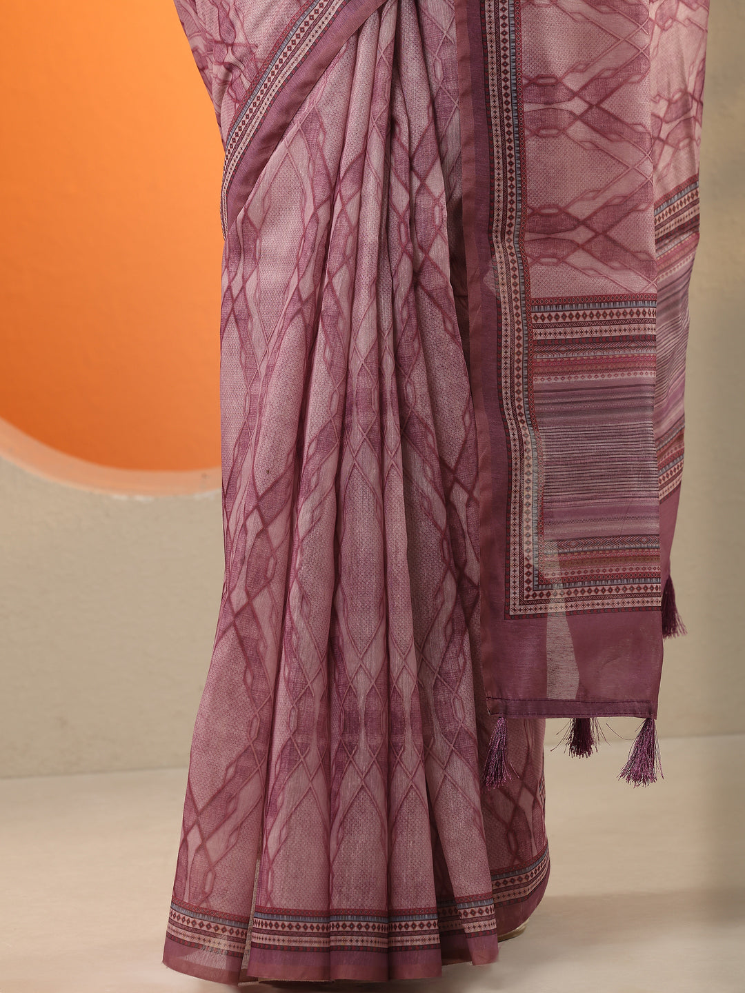 Purple Printed Silk Blend Saree With Unstitched Blouse Piece