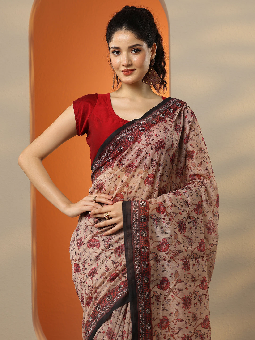 Beige Printed Silk Blend Saree With Unstitched Blouse Piece