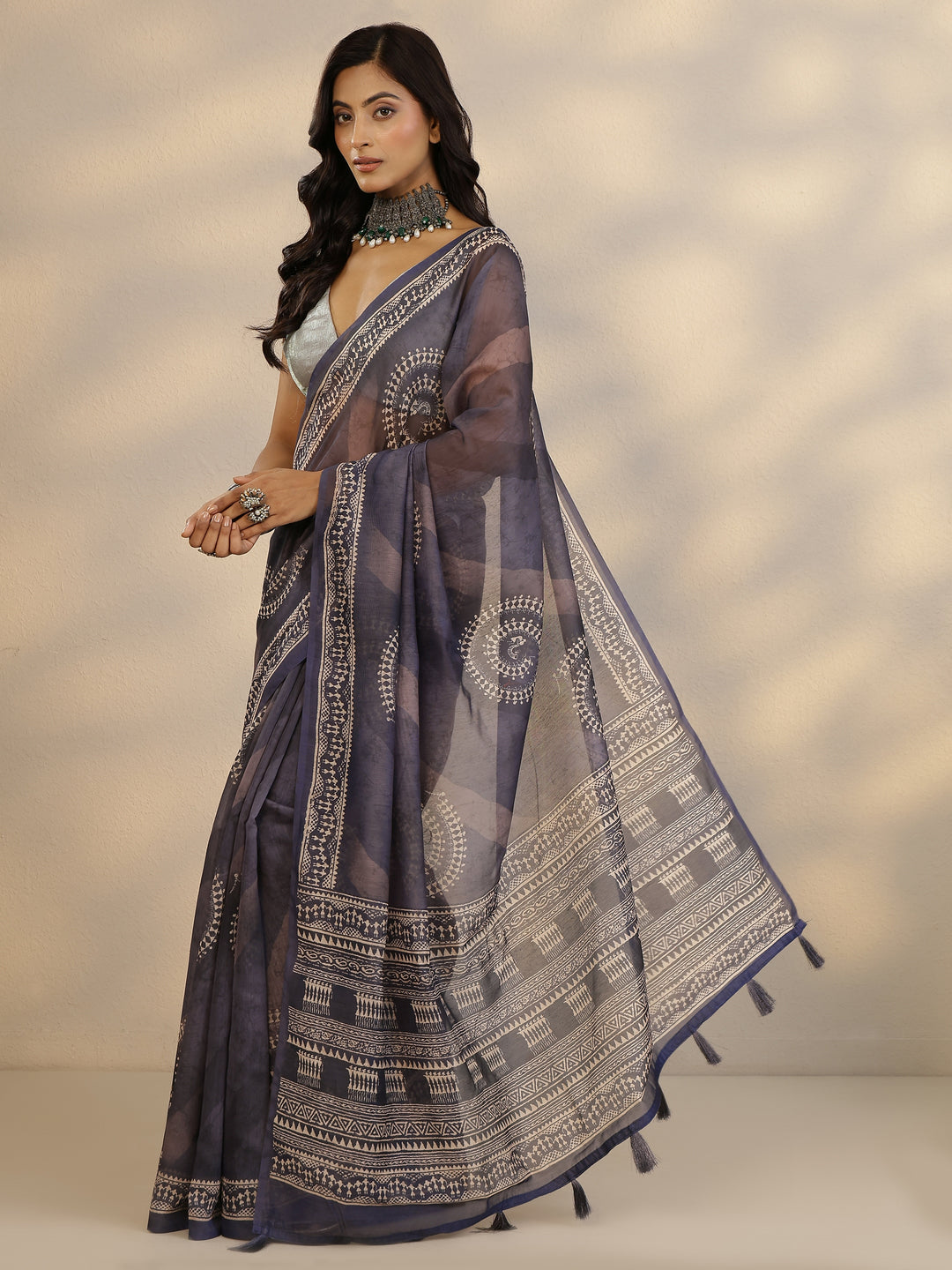 Grey Printed Silk Blend Saree With Unstitched Blouse Piece