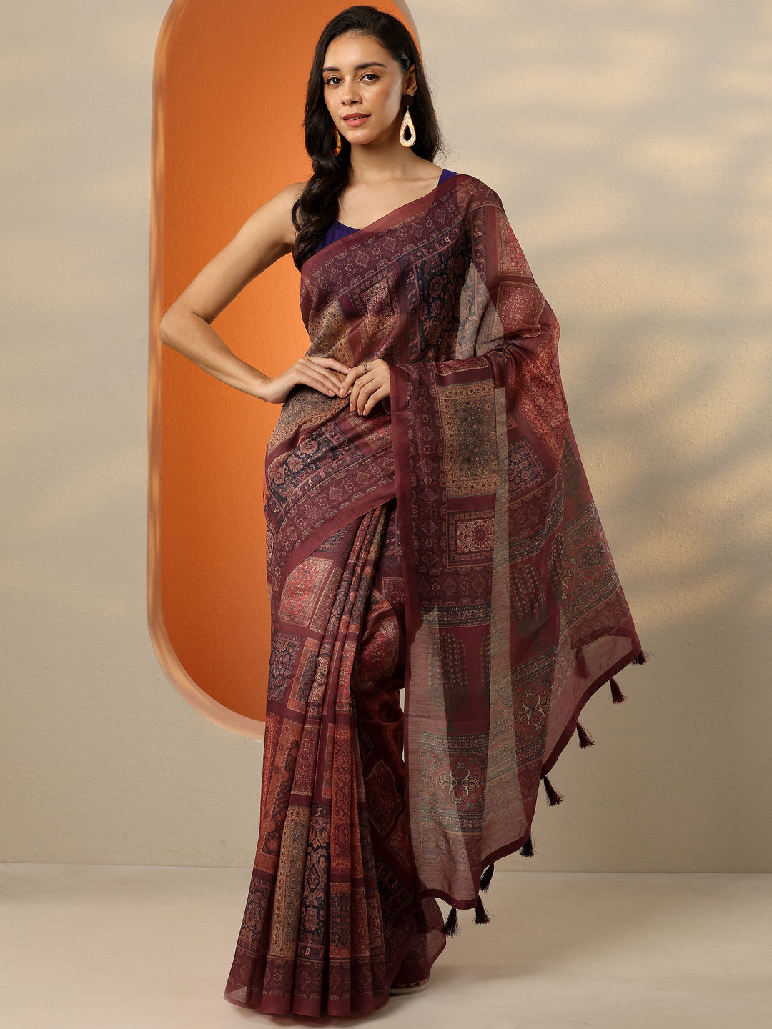 Maroon Printed Silk Blend Saree With Unstitched Blouse Piece