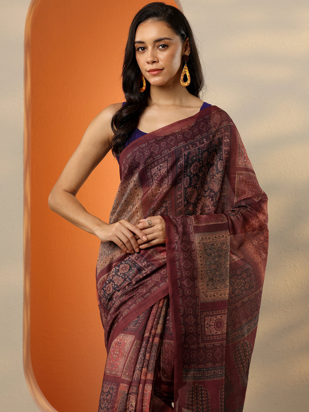 Maroon Printed Silk Blend Saree With Unstitched Blouse Piece