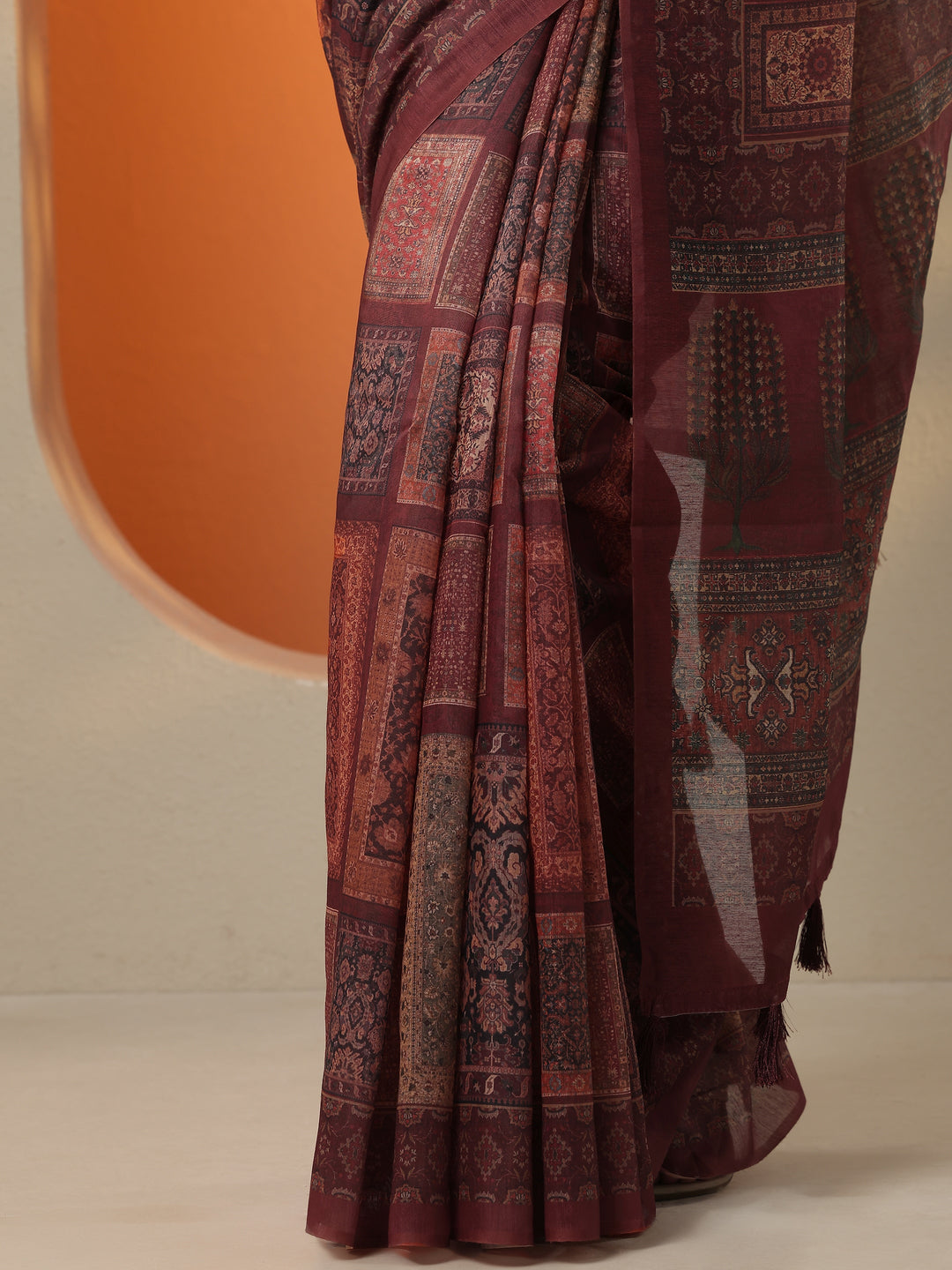 Maroon Printed Silk Blend Saree With Unstitched Blouse Piece