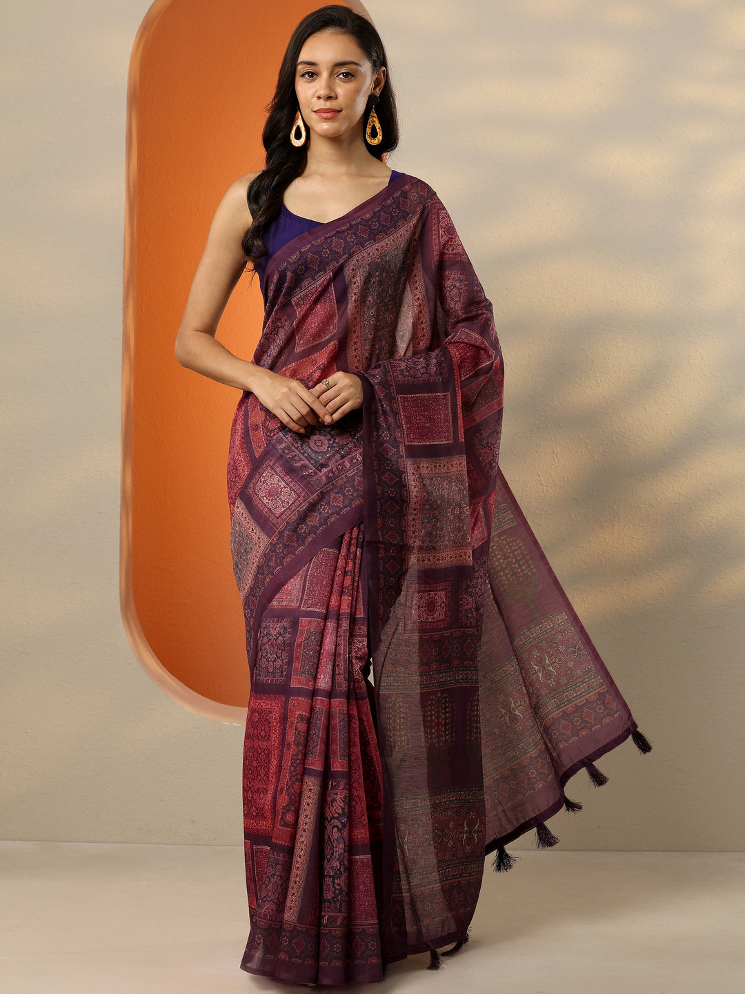 Burgundy Printed Silk Blend Saree With Unstitched Blouse Piece