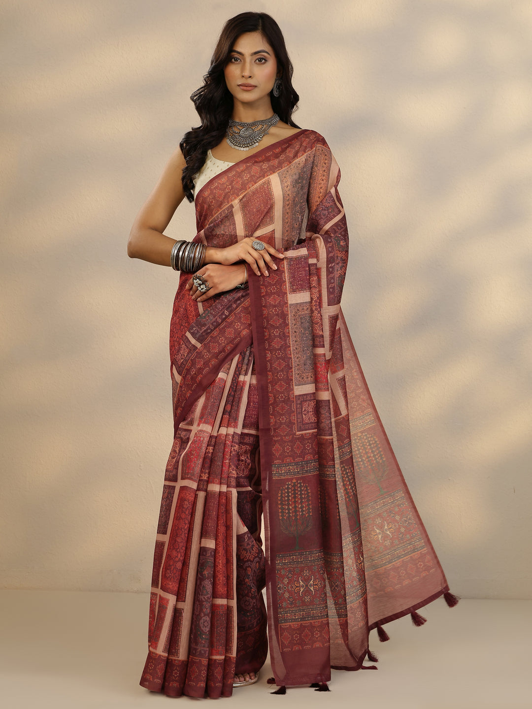 Brown Printed Silk Blend Saree With Unstitched Blouse Piece