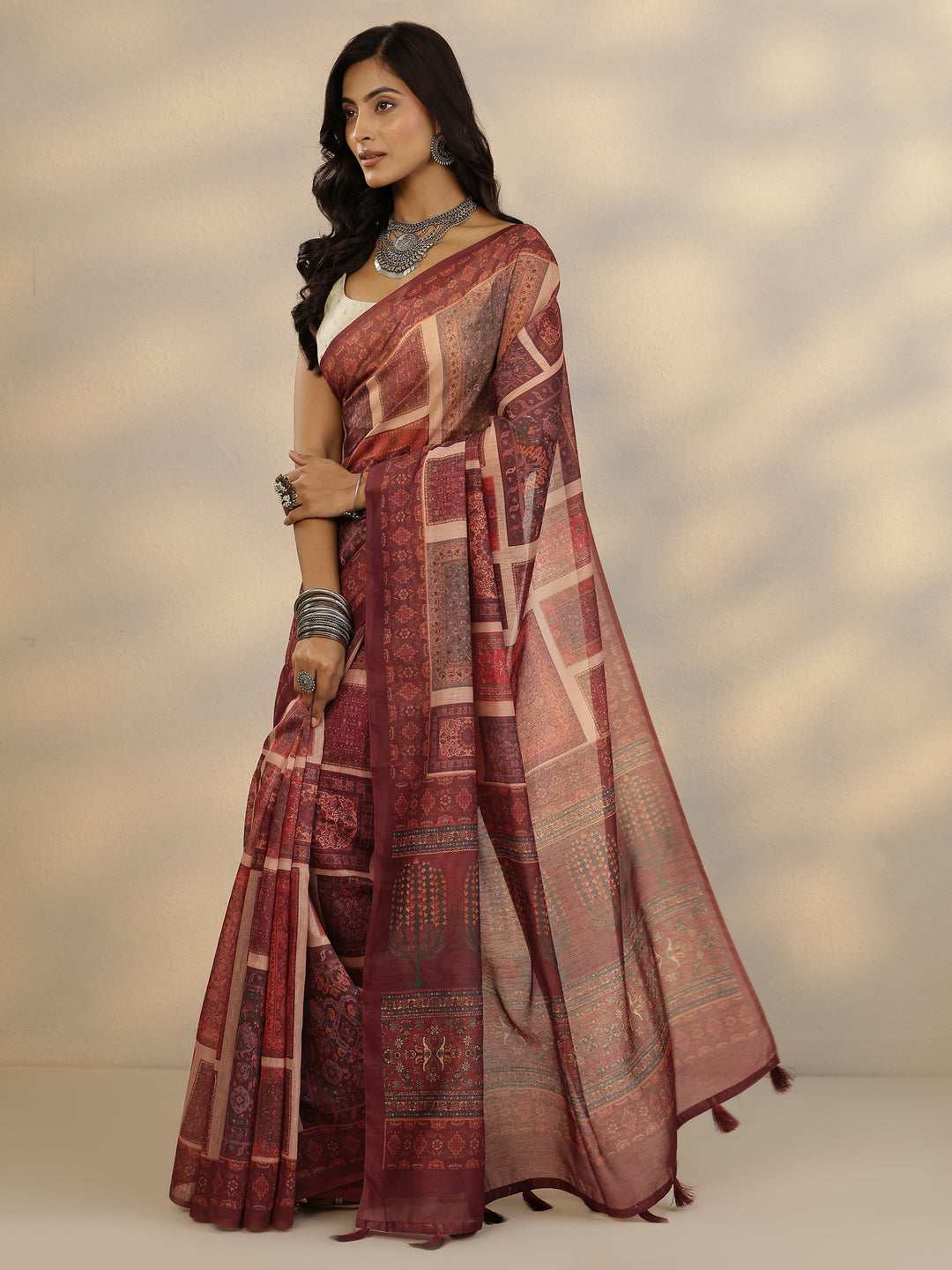 Brown Printed Silk Blend Saree With Unstitched Blouse Piece