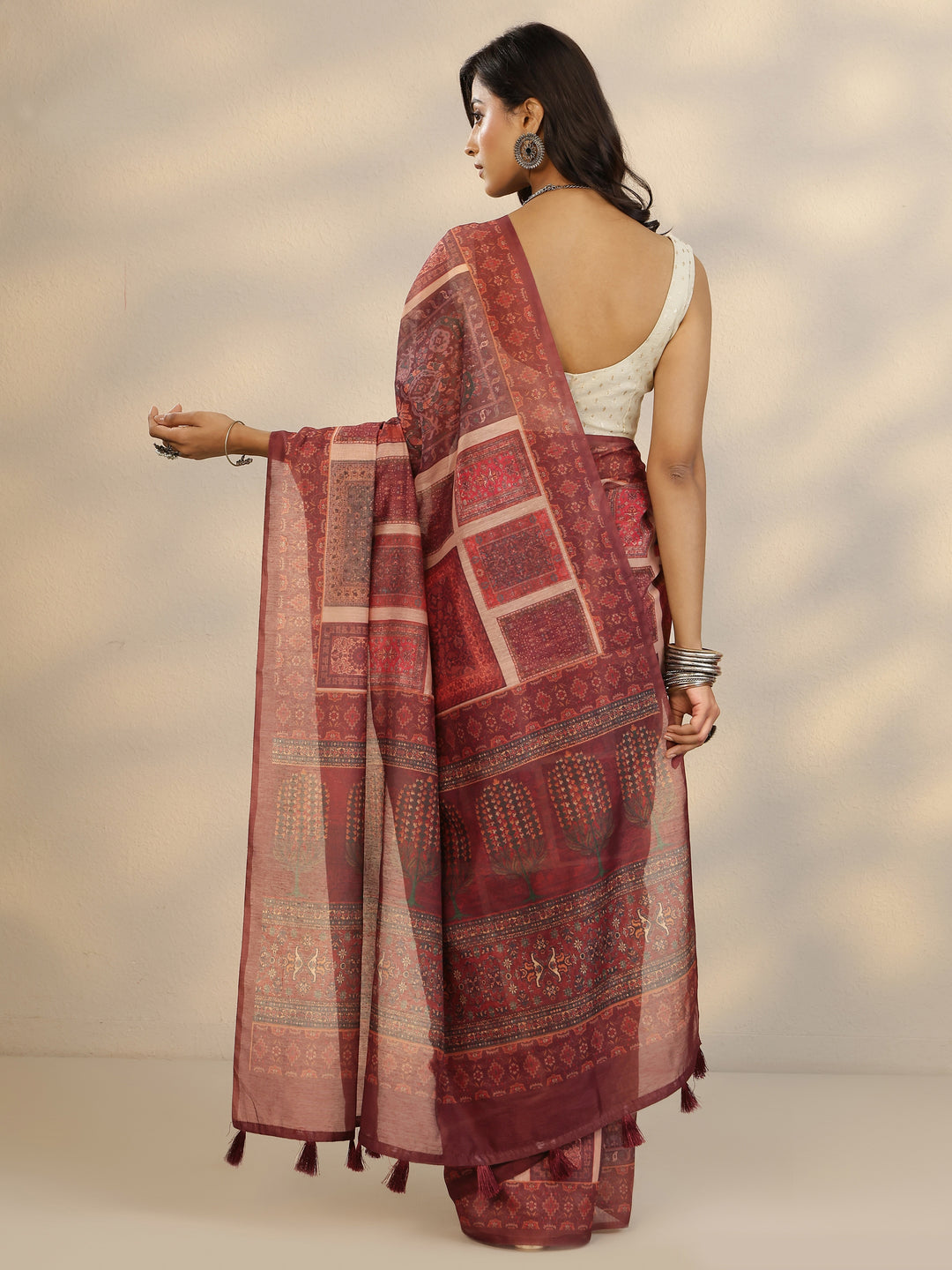 Brown Printed Silk Blend Saree With Unstitched Blouse Piece