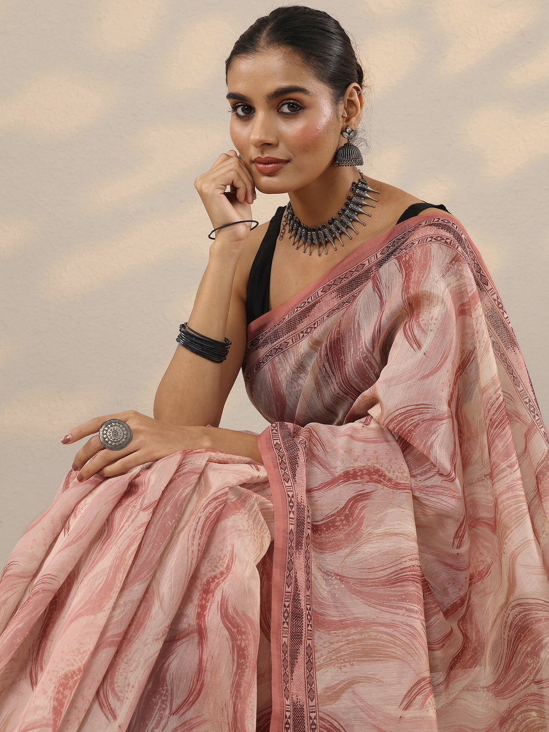 Peach Printed Silk Blend Saree With Unstitched Blouse Piece