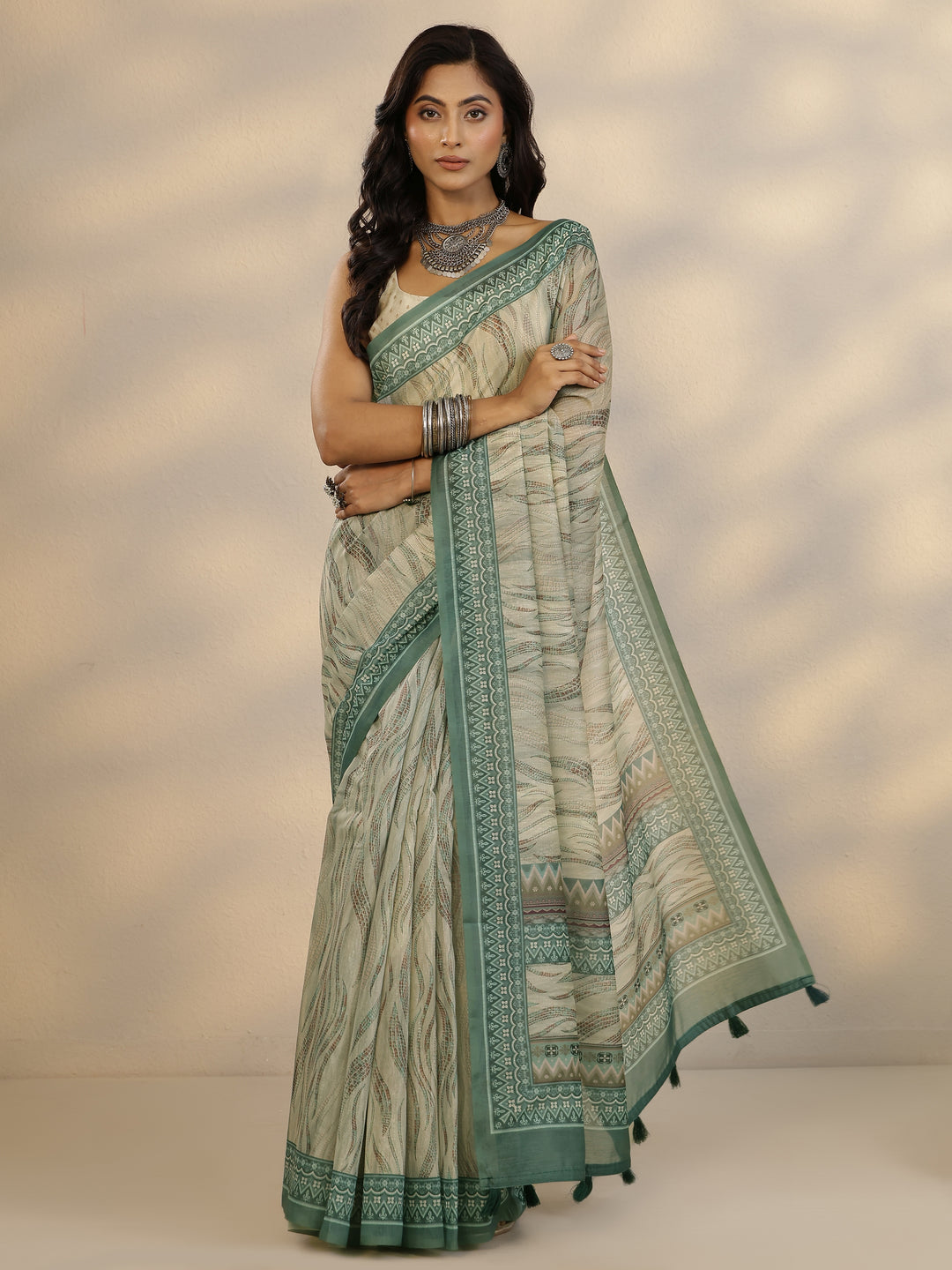 Green Printed Silk Blend Saree With Unstitched Blouse Piece