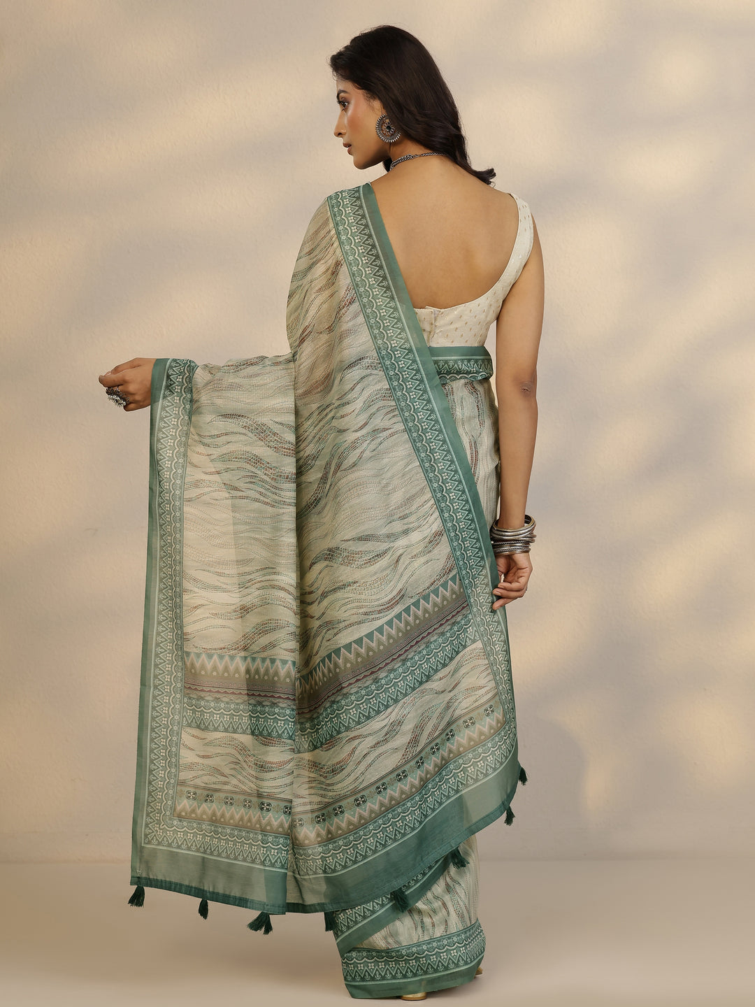 Green Printed Silk Blend Saree With Unstitched Blouse Piece