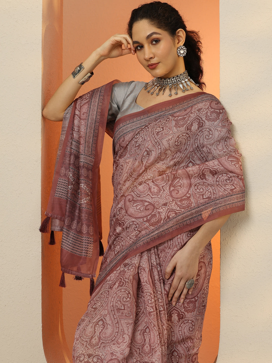 Pink Printed Silk Blend Saree With Unstitched Blouse Piece