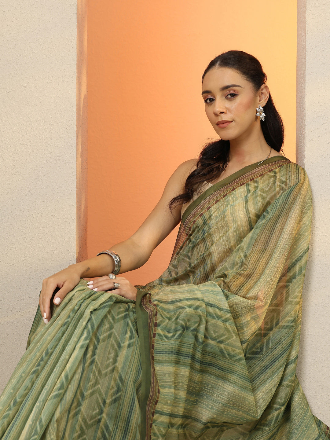 Green Printed Silk Blend Saree With Unstitched Blouse Piece