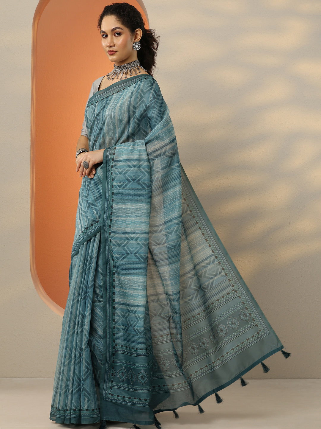 Green Printed Silk Blend Saree With Unstitched Blouse Piece