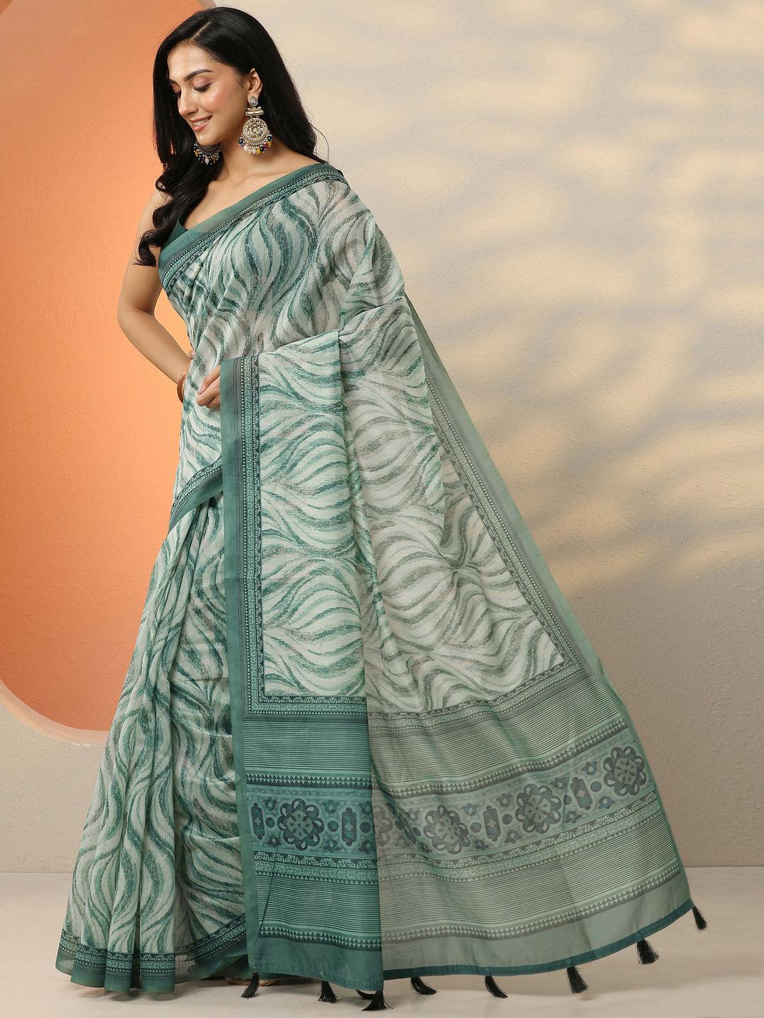 Green Printed Silk Blend Saree With Unstitched Blouse Piece